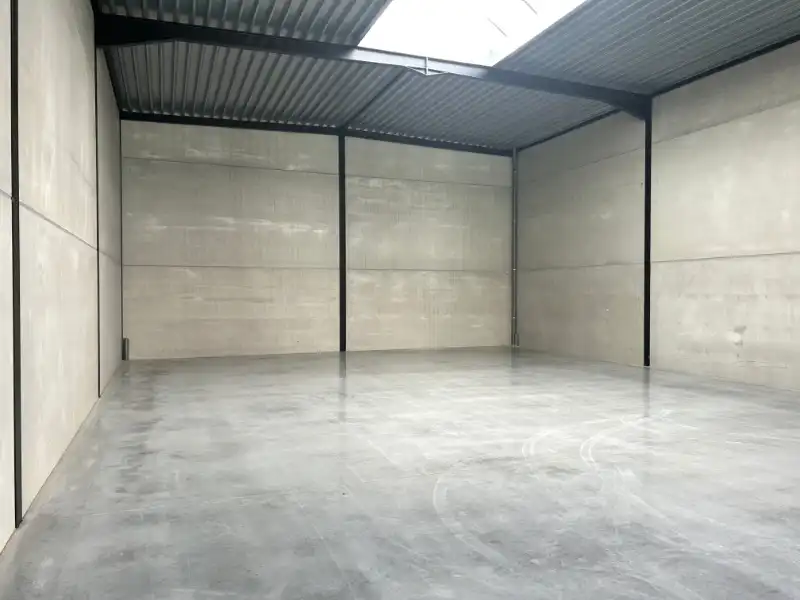 Recent magazijn 223 m² met 2 parkings foto 5