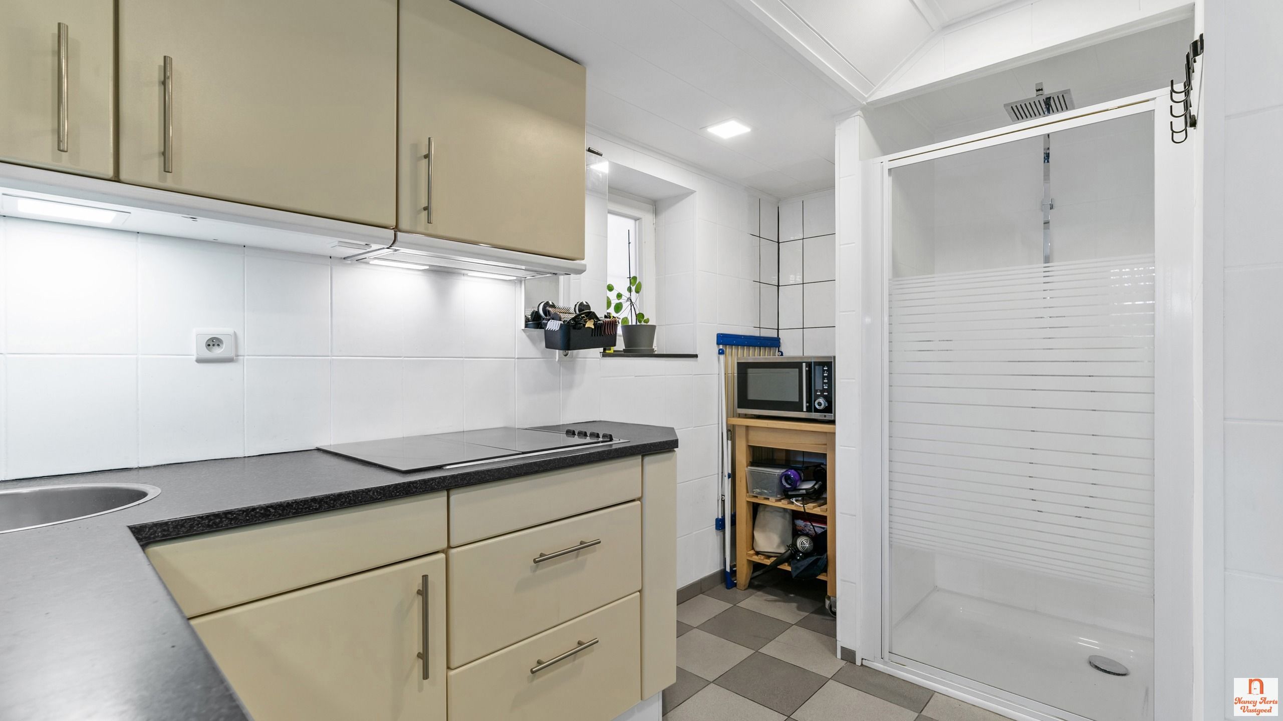 Authentieke woning met moderne toets en hedendaags comfort foto 22