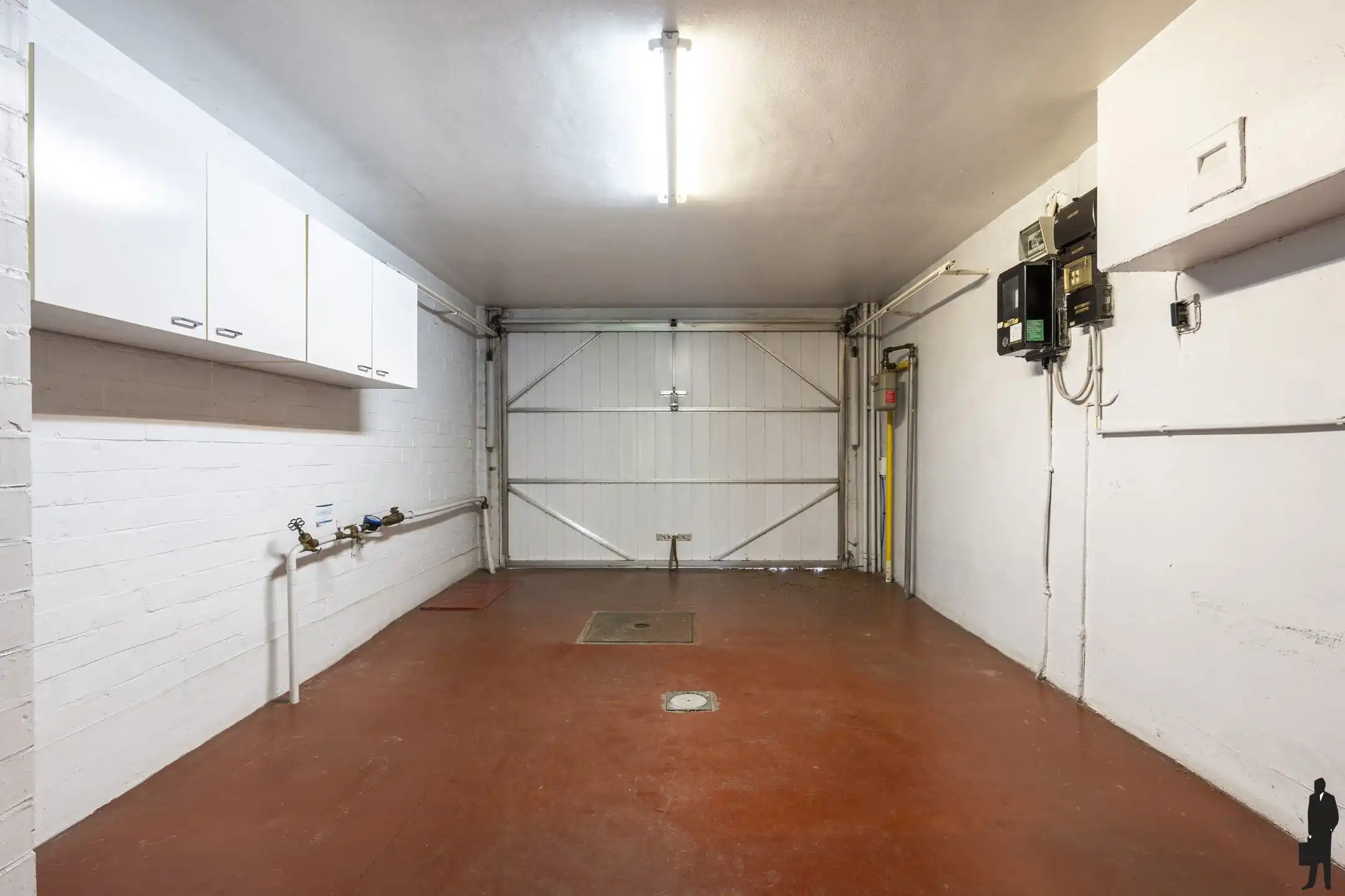 Op te frissen woning met 4 slpk en zuidwestgerichte tuin foto 2