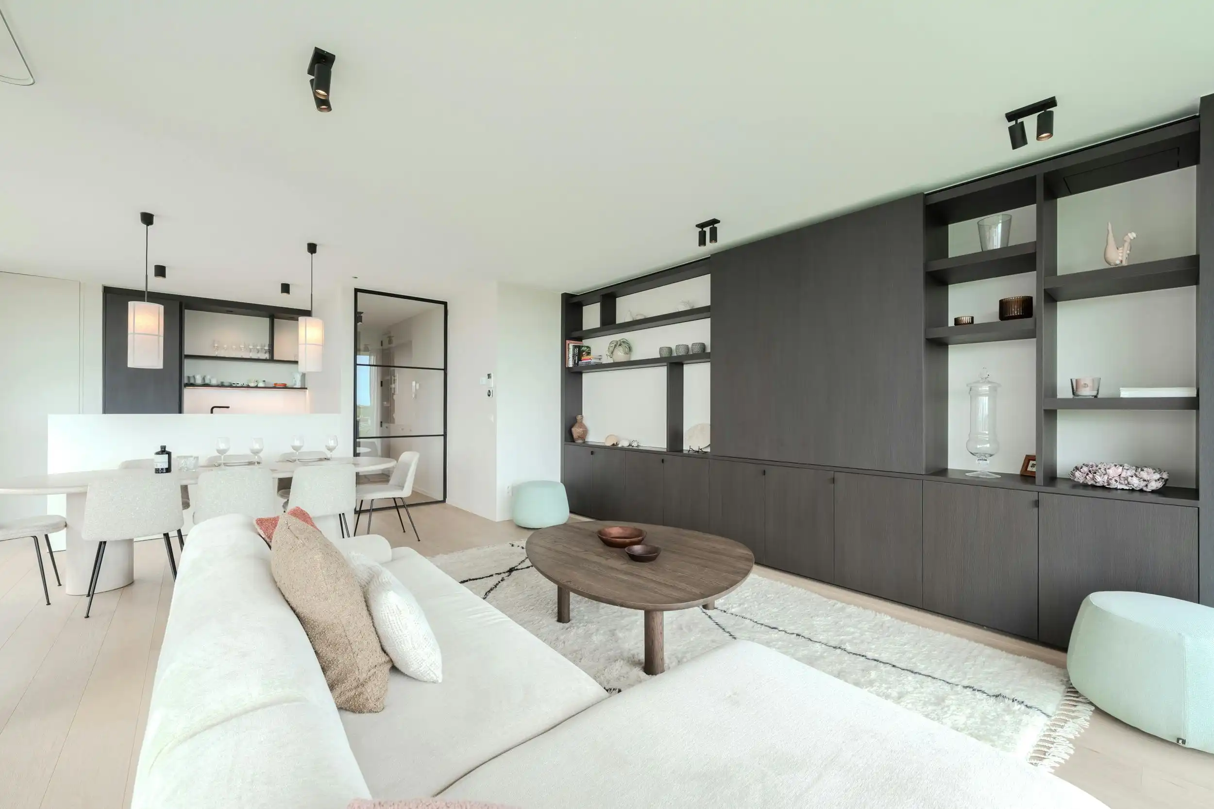 Magnifiek appartement met drie slaapkamers en twee badkamers foto 3