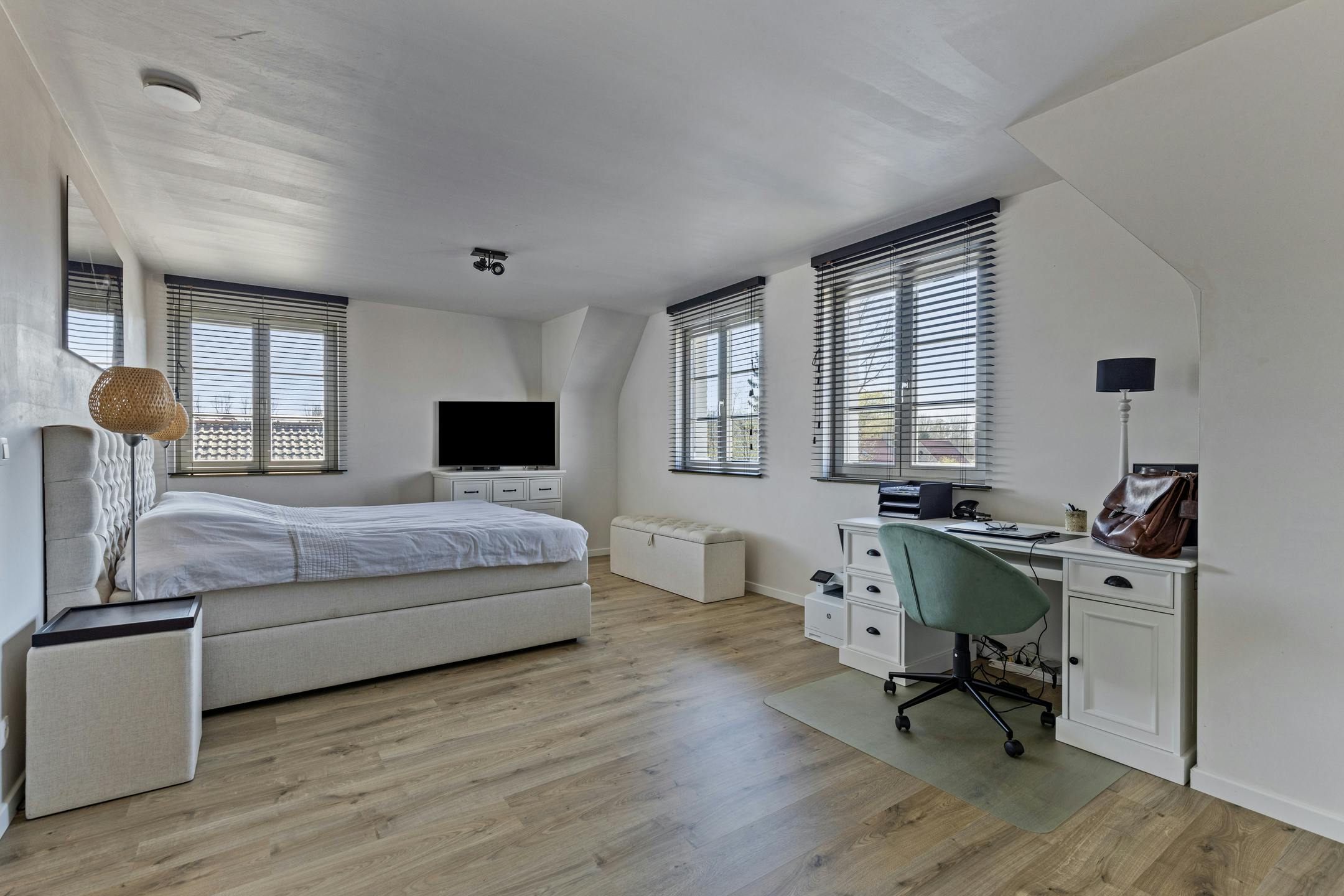 Exclusief, uiterst ruim halfopen huis te Kleit (Maldegem) foto 10