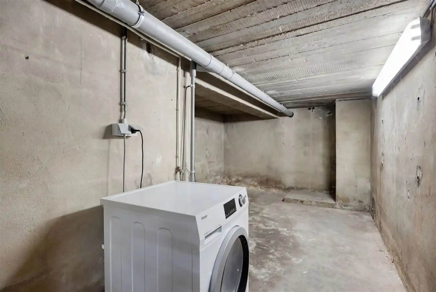 Zeer ruim 4-slaapkamerappartement met ruime terrassen en een afgesloten garage, gelegen nabij het centrum van Maaseik. foto 17