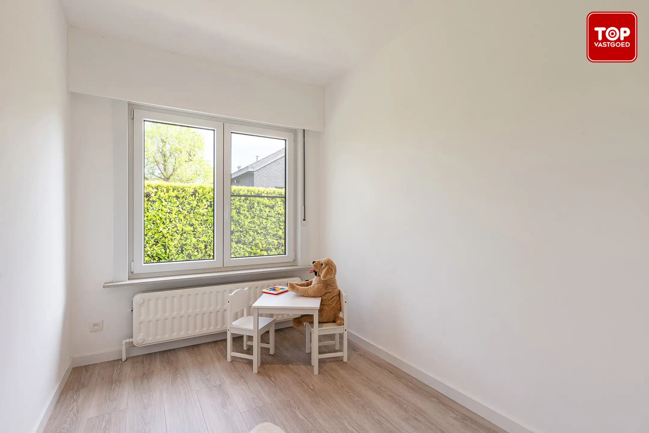 Instapklare open bebouwing met mooie tuin en gelijkvloers karakter.  foto 16