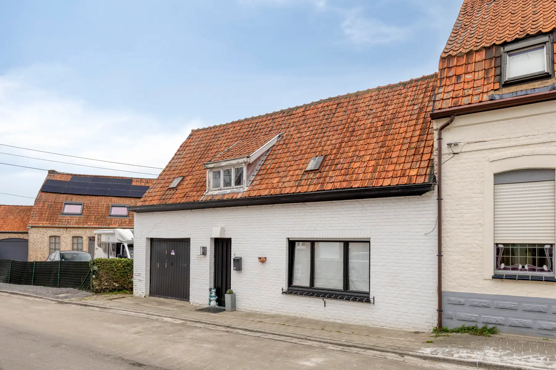 Hoofdfoto van de publicatie: Goedgelegen woning met tuin en garage!