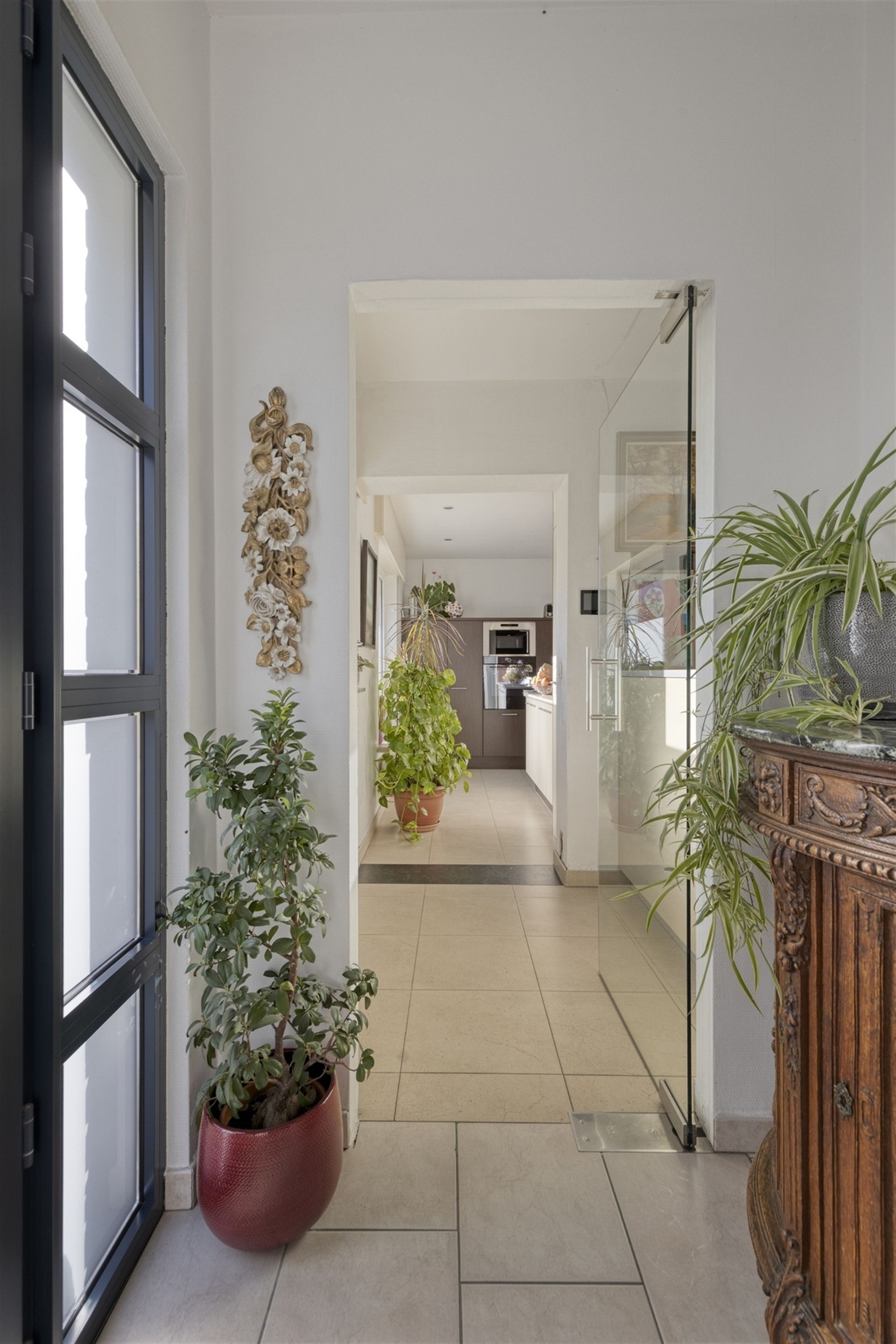 Karaktervolle, ruime villa met 4 slaapkamers foto 5