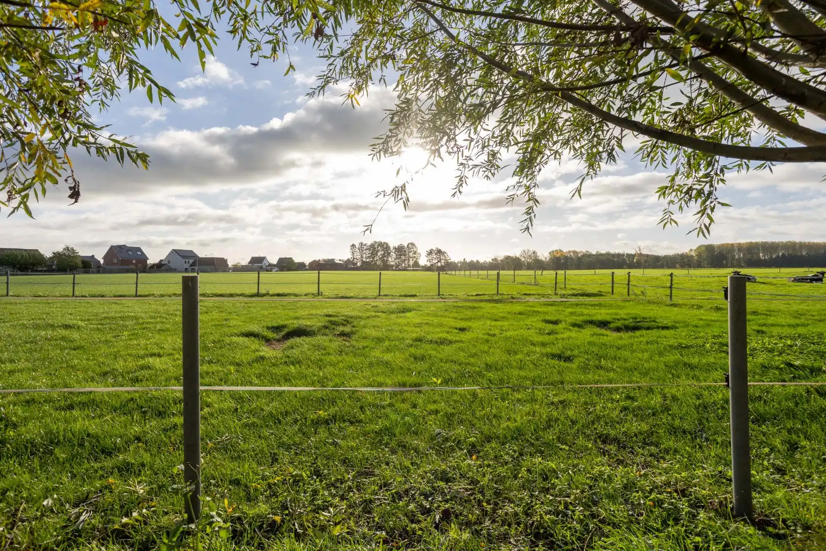 Vrijstaande woning met prachtige groene ligging te koop! foto 27