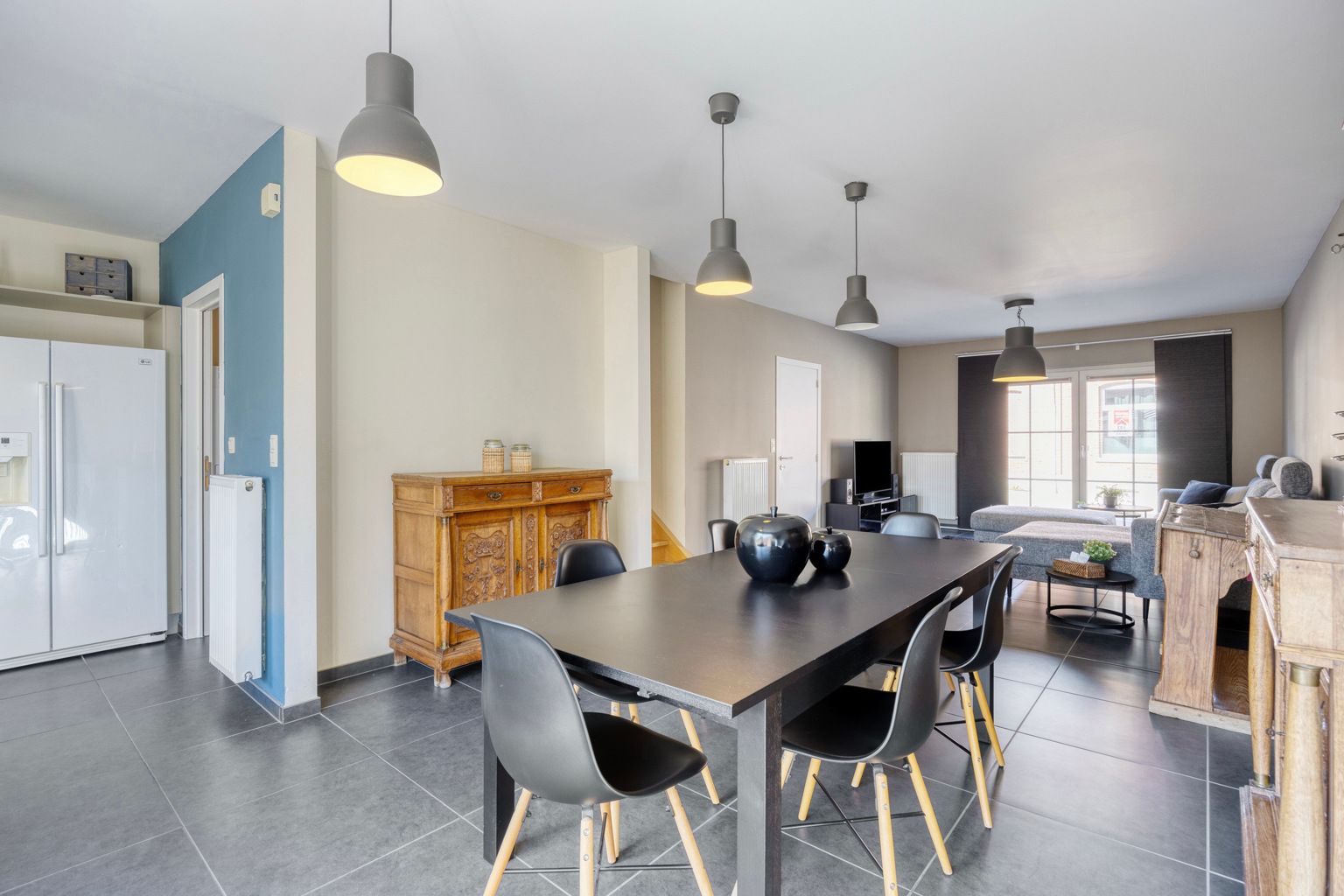 Instapklare recente woning met tuintje en carport foto 9