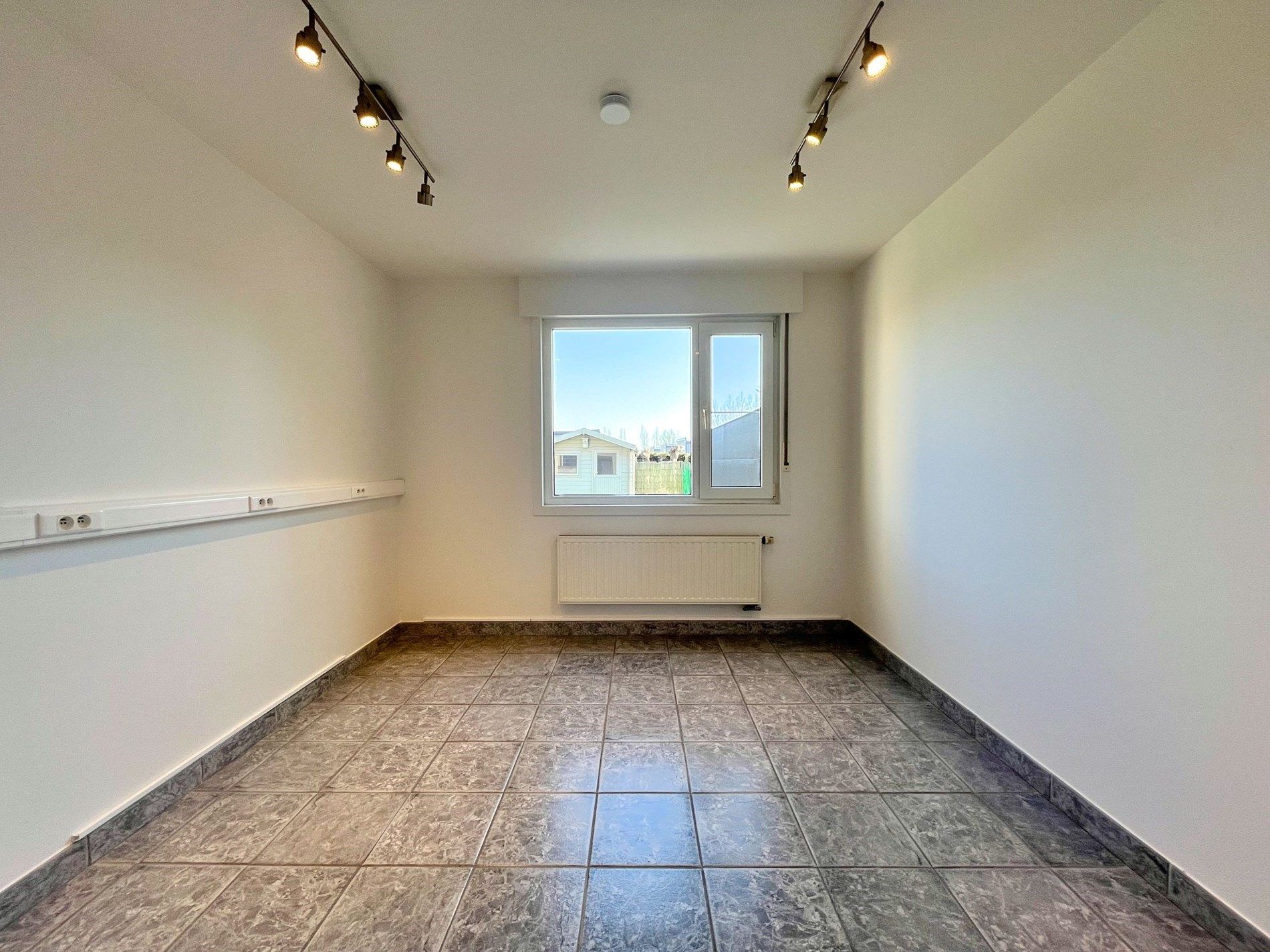 Leuke bel-étage woning met garage te Knokke foto 11