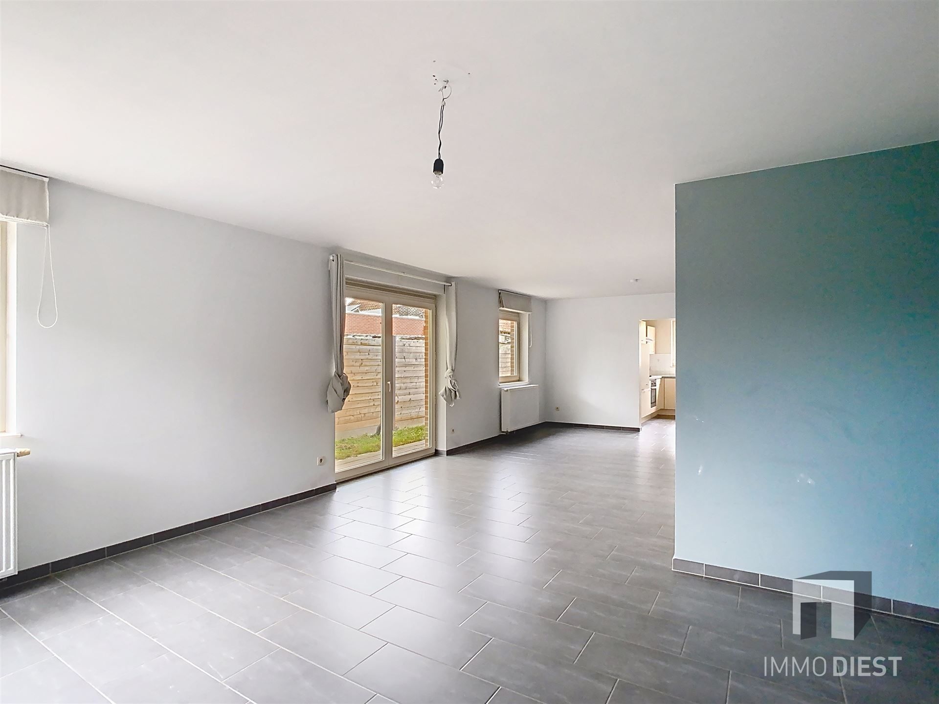 met 3 slaapkamers en tuintje foto 2