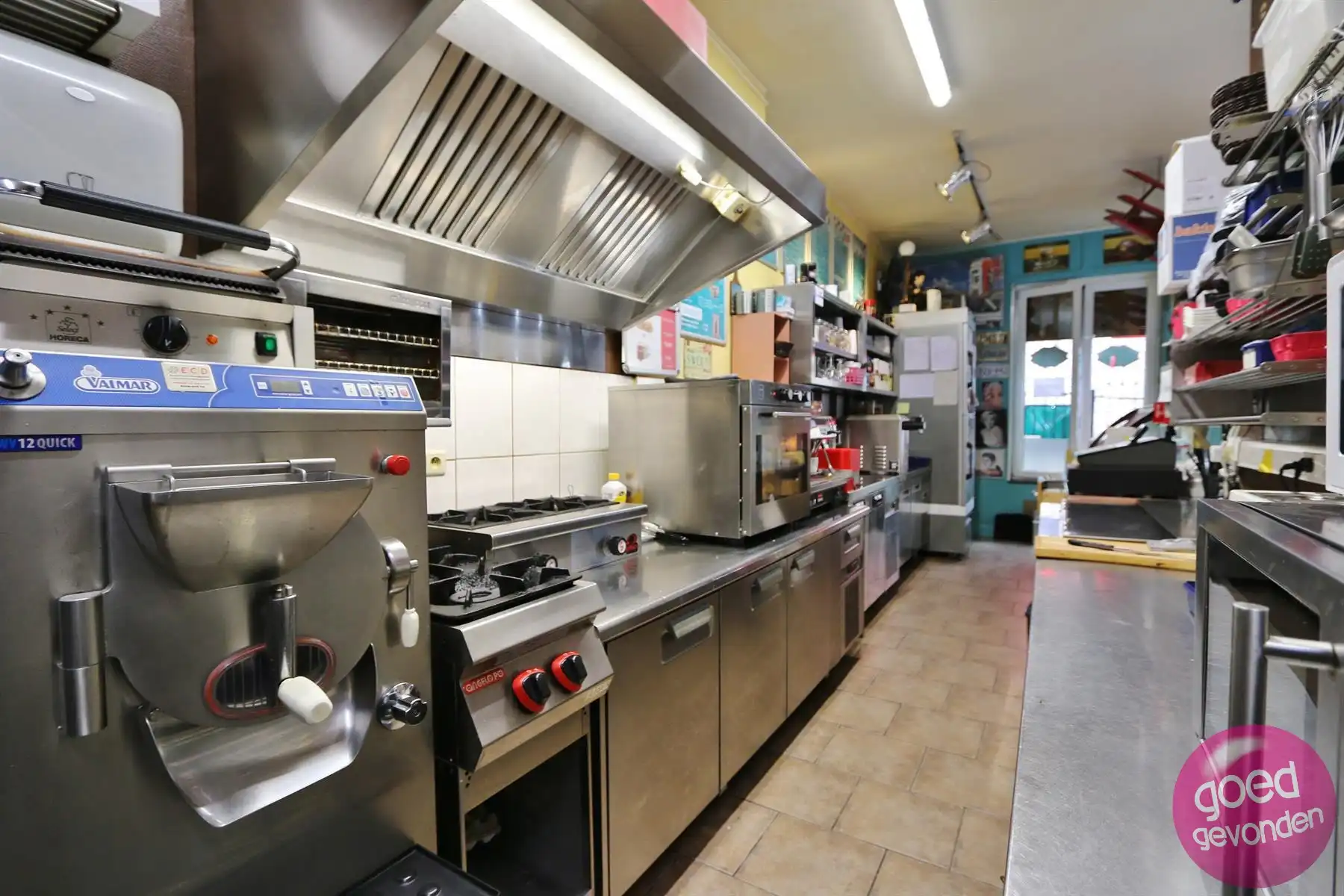 Handelsfonds - ijs en broodjesbar - parking - terras foto 21