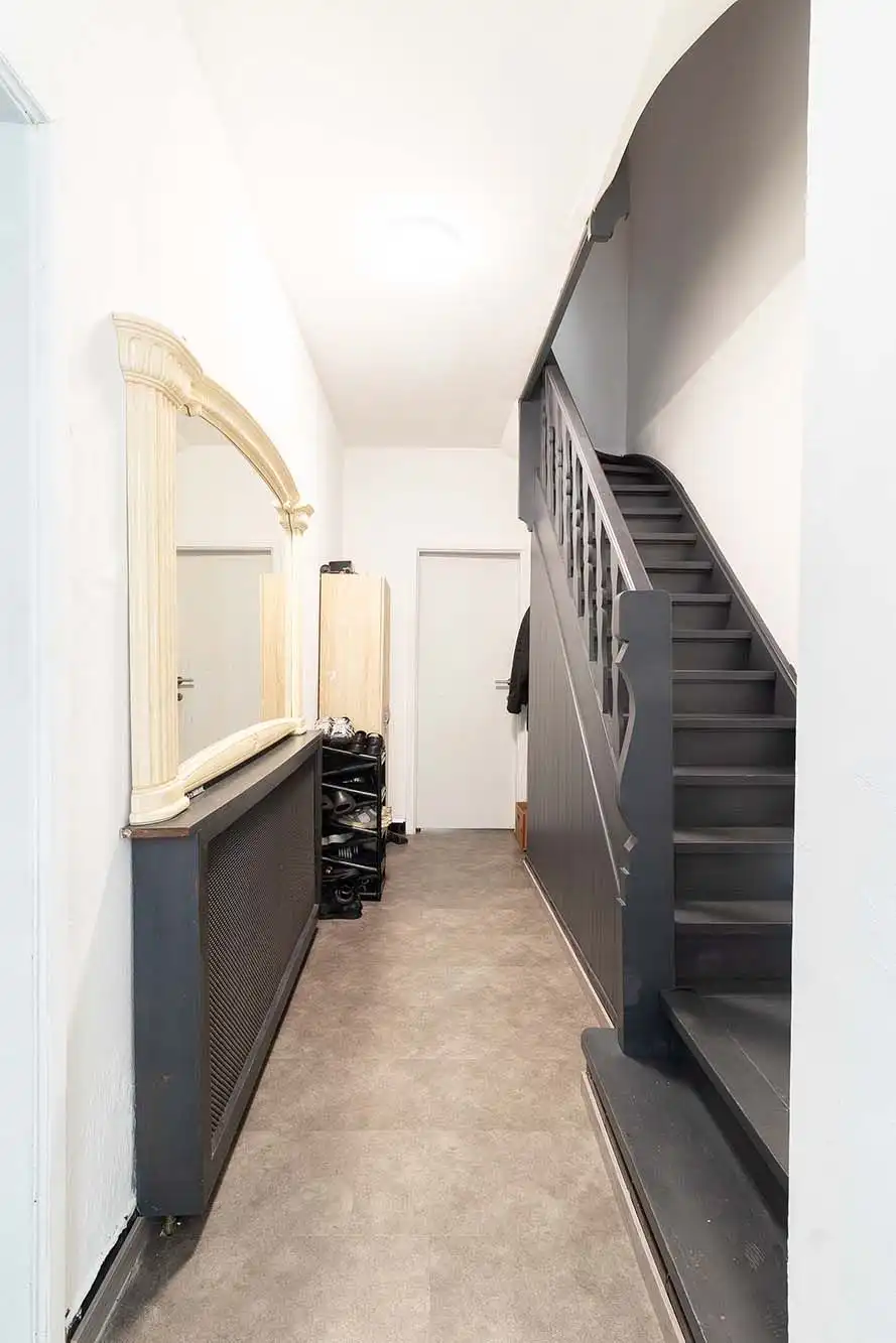 Ruime rijwoning met vijf slaapkamers en tuin foto 8