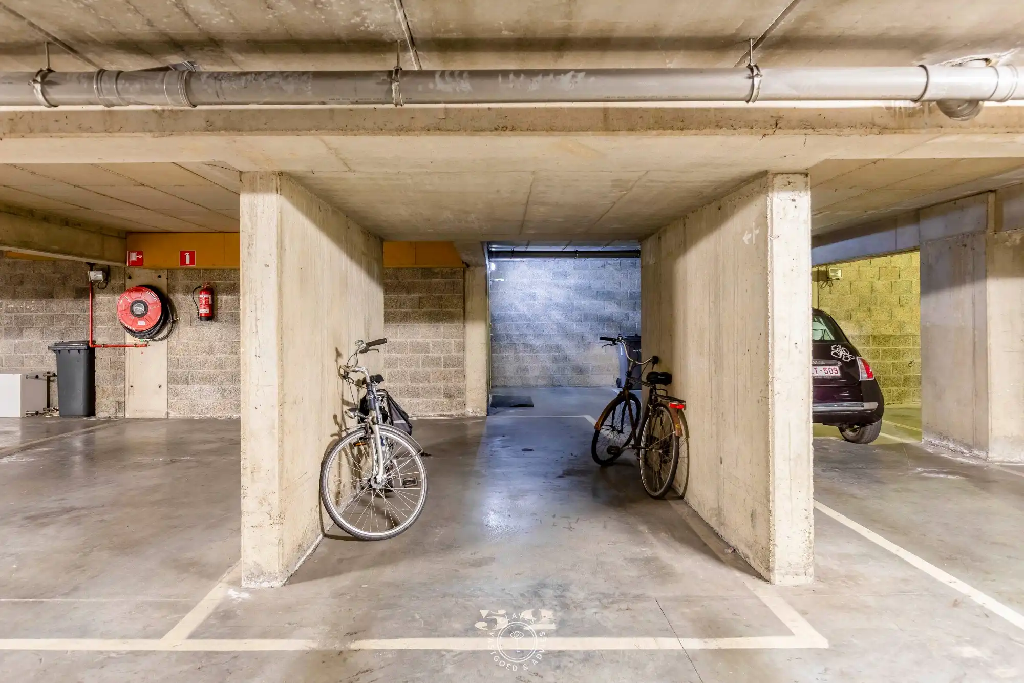 Centraal gelegen appartement met drie slaapkamers en veel lichtinval foto 19