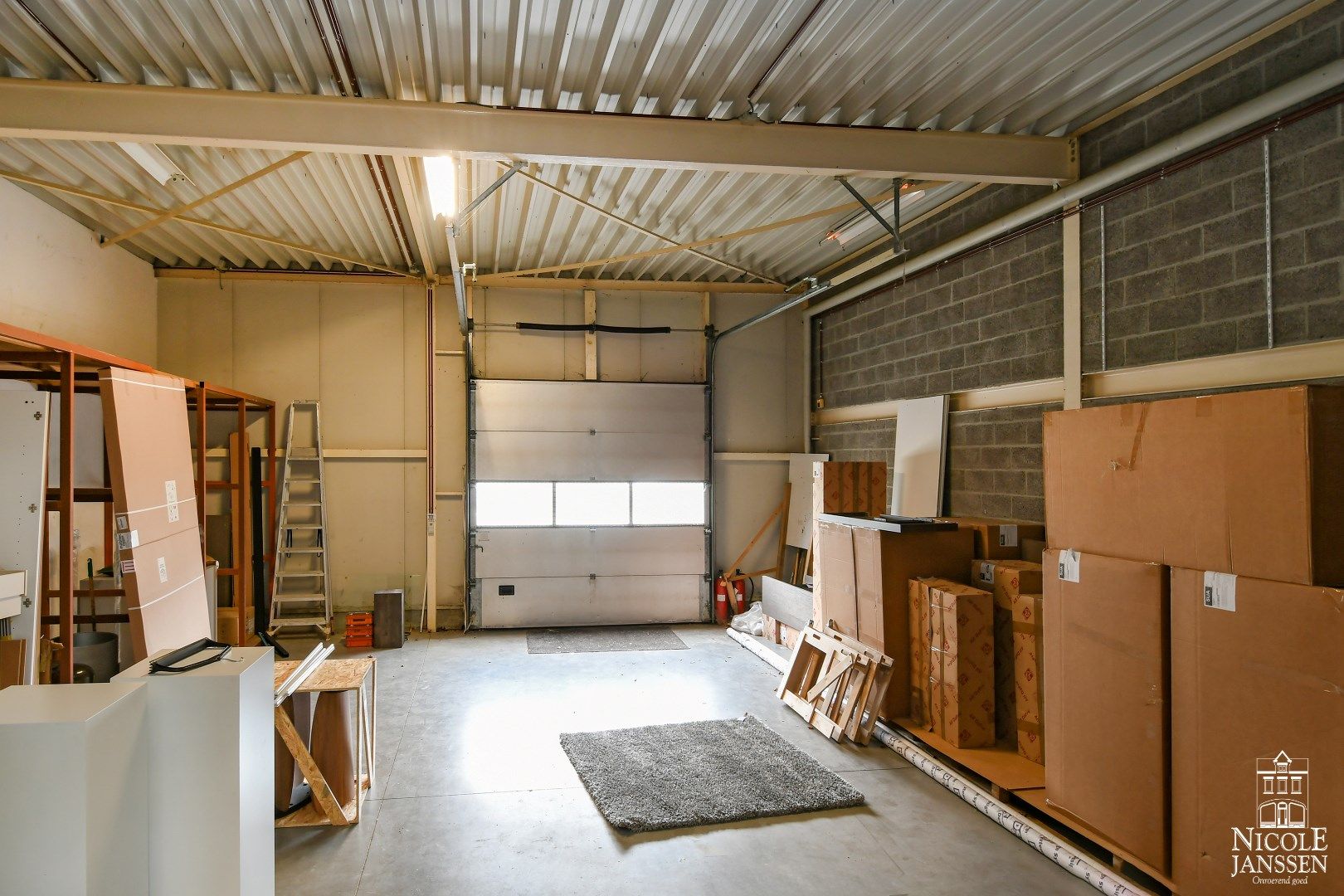Ruim en luchtig handelspand van ca. 1050m² foto 23