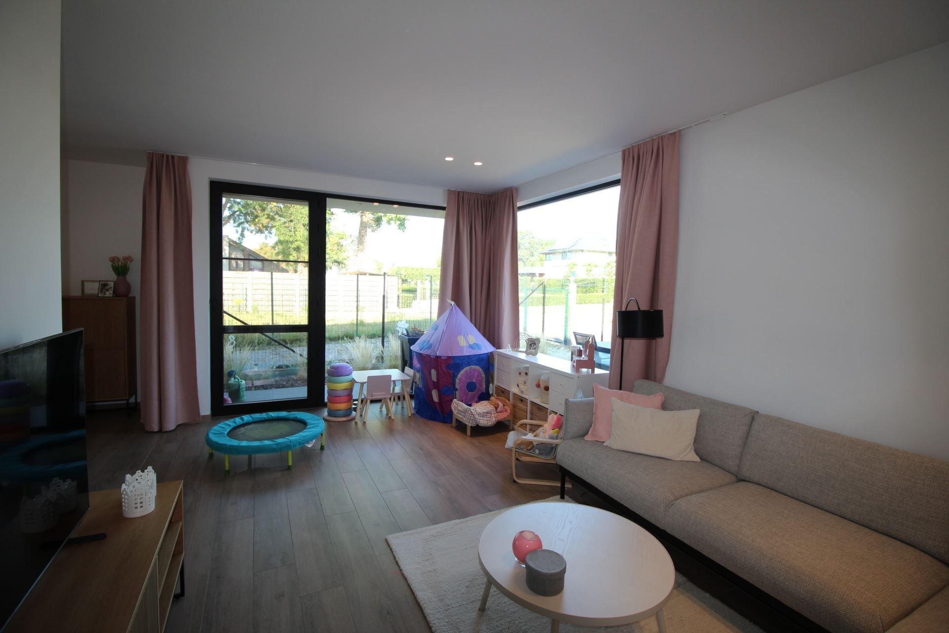 Moderne, energiezuinige woning. 3 Slaapkamers. foto 9