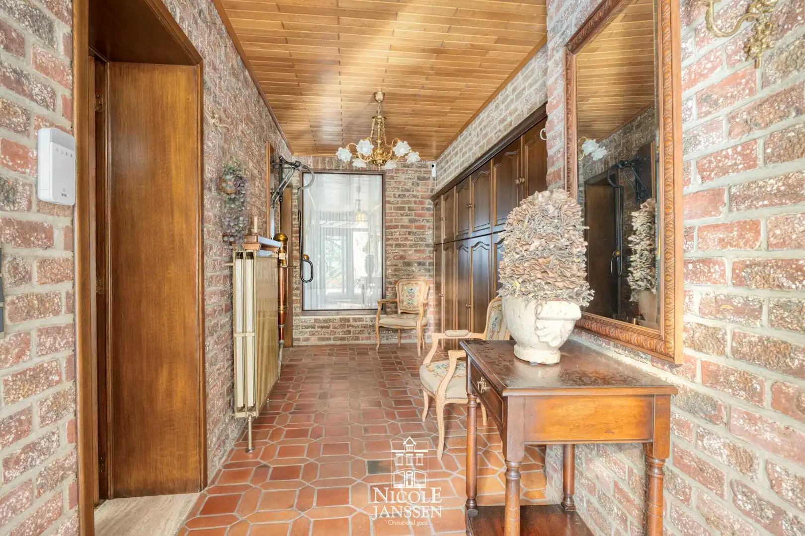 Ruime woning in landelijke omgeving foto 15