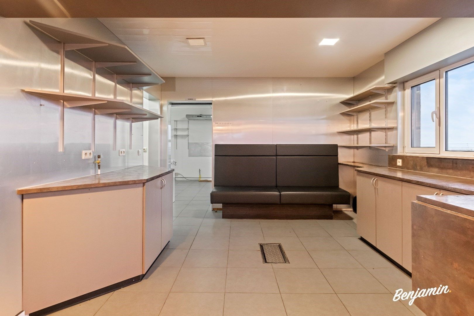 Villa met handelsruimte op ideale ligging in Moorsele/Dadizele foto 13