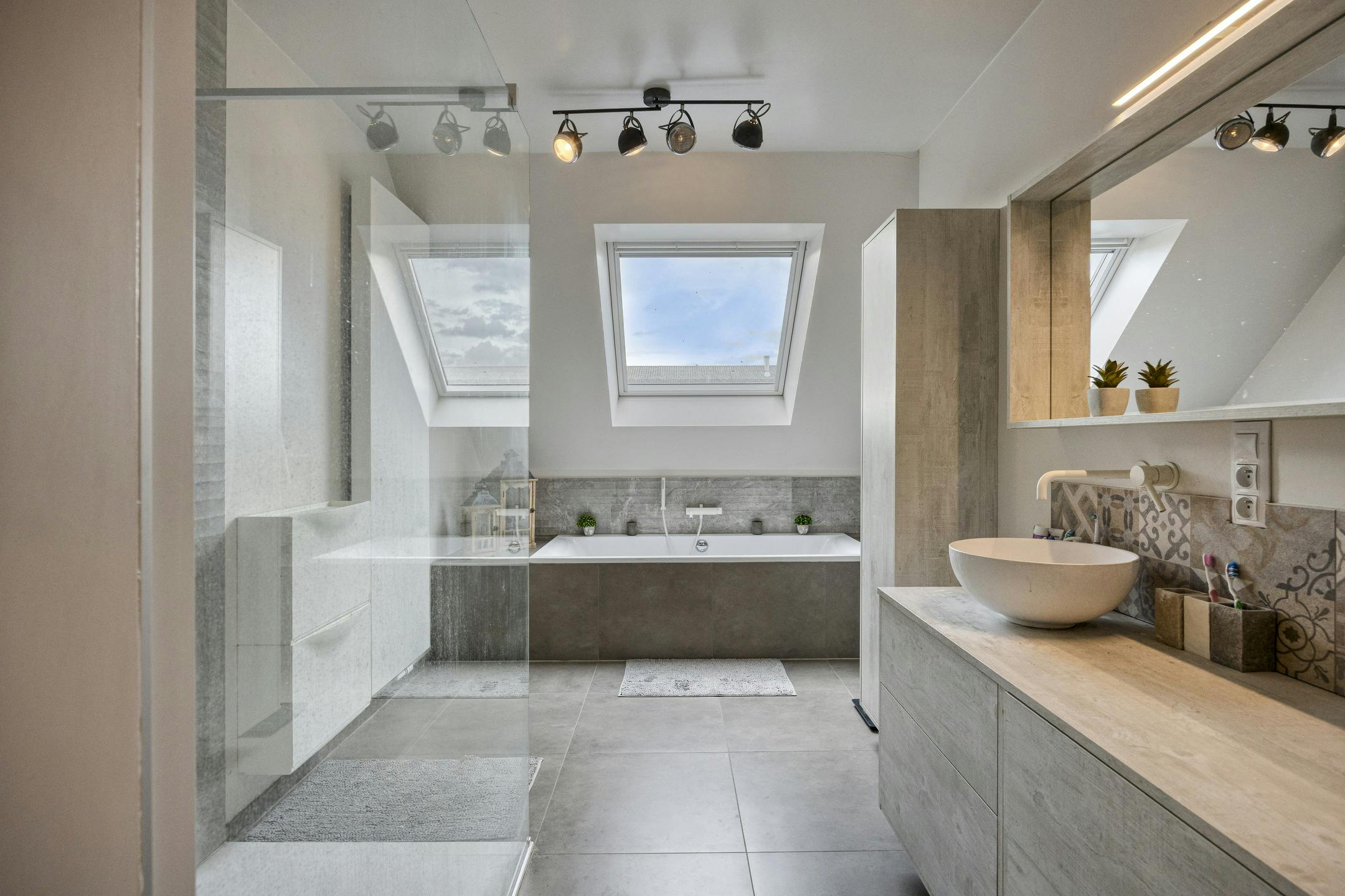 Lichtrijke gezinswoning met 4 slaapkamers te koop in Lauwe! foto 7