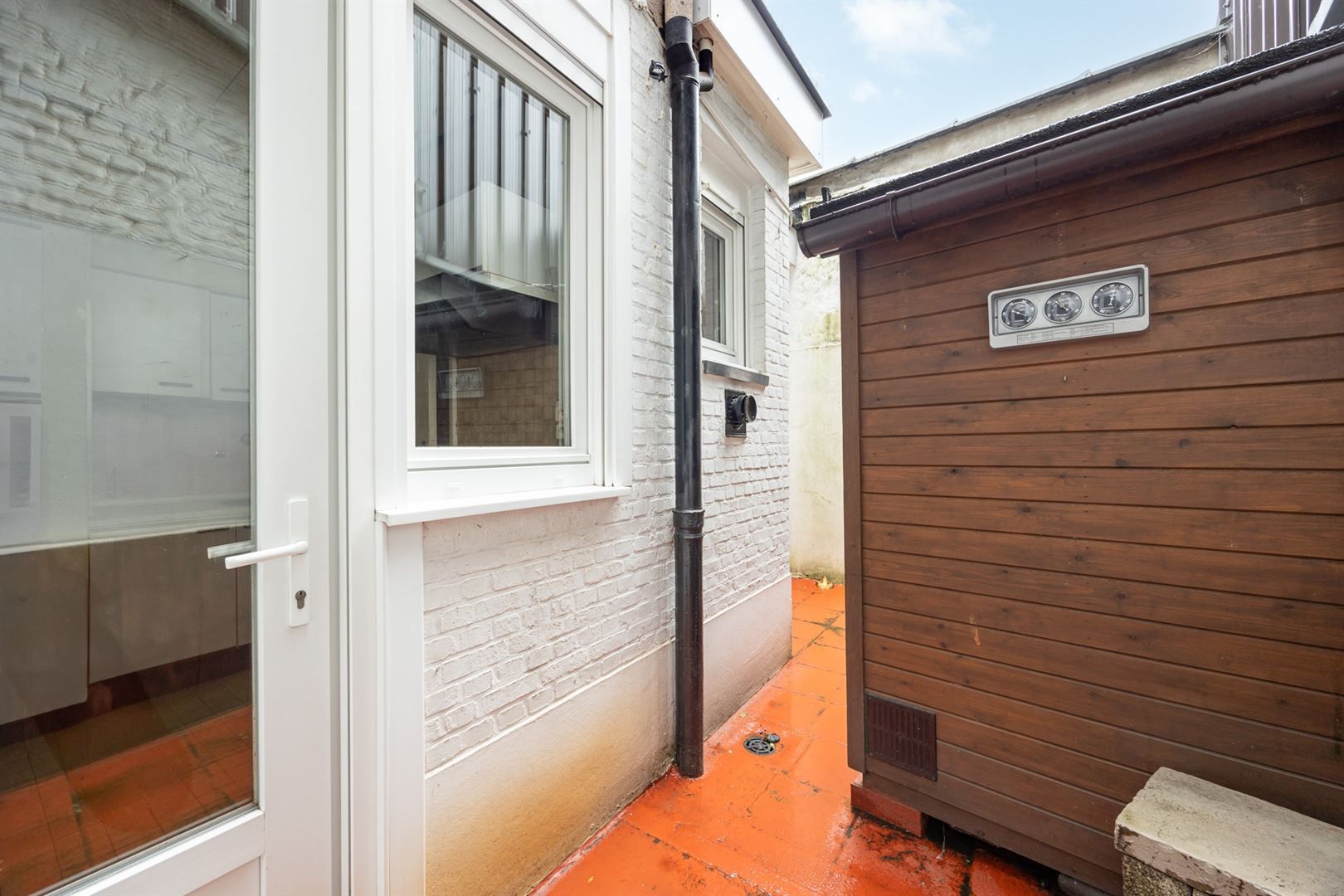 Gelijkvloers appartement met koer in hartje Stad foto 9