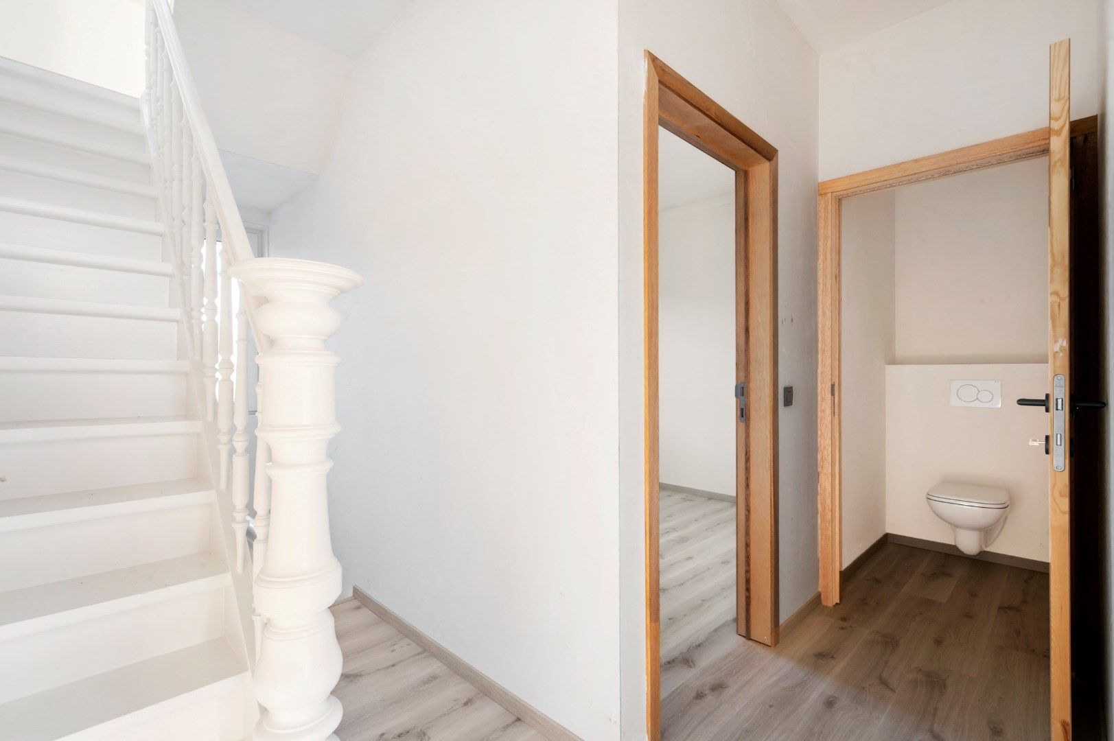 RECENT GERENOVEERDE WONING (2024) MET 3 SLPKS, RUIME TUIN EN MOGELIJKHEID DUBBELE GARAGE foto 11