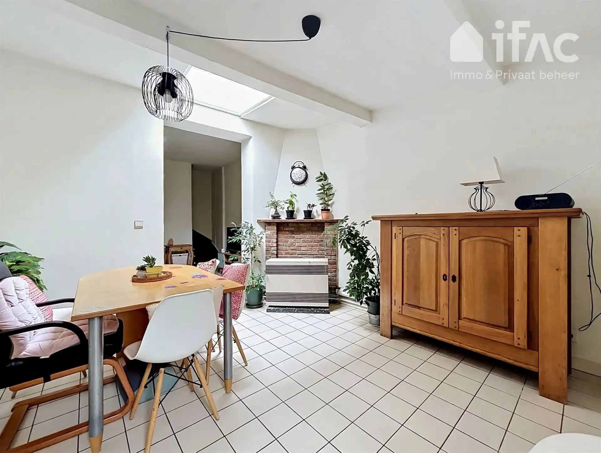 Uitstekend gelegen woning met 3 slaapkamers foto 6