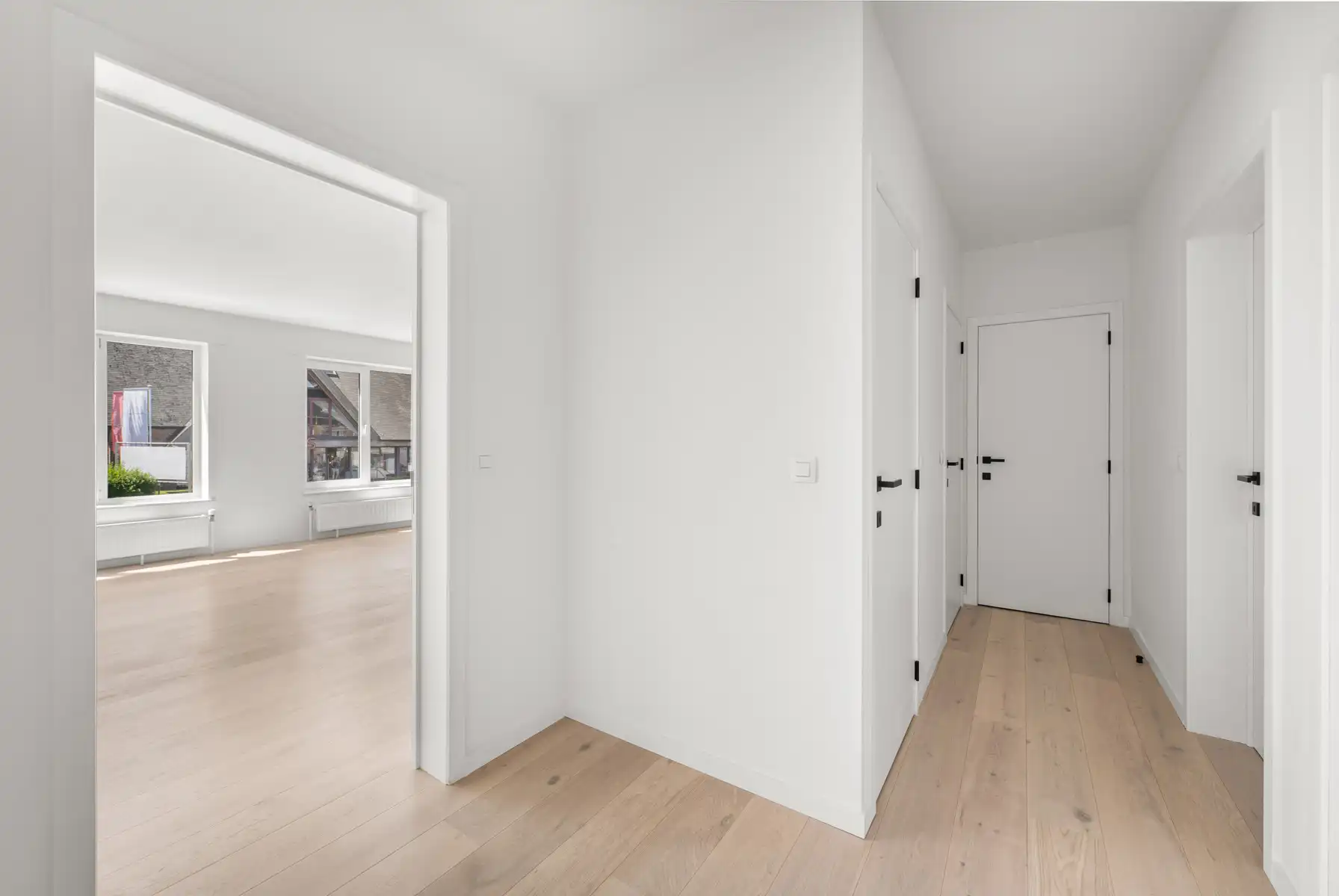 Gerenoveerd 2 slaapkamerappartement met garage foto 6