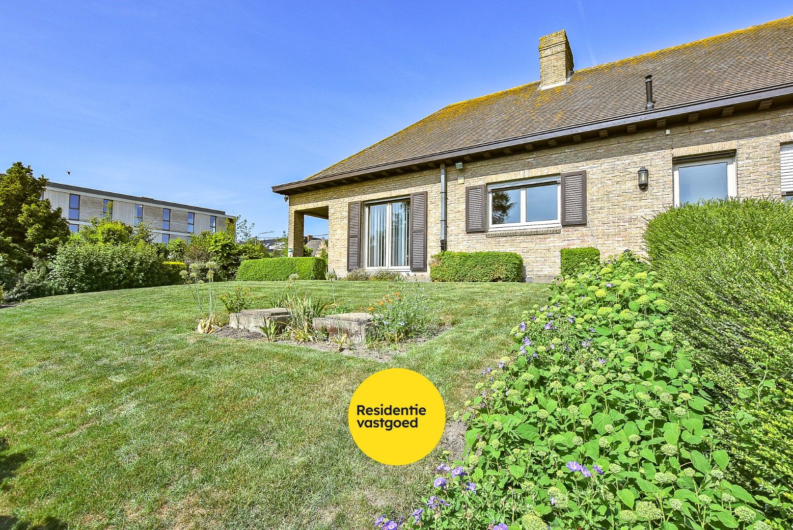 Ruime alleenstaande woning met grote tuin nabij centrum Diksmuide op 1681 m². foto 17