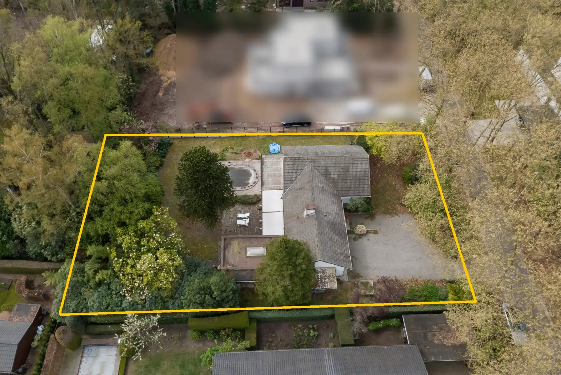 Te renoveren woning met 2 slpk op 1.473m² te Koningshof foto 2