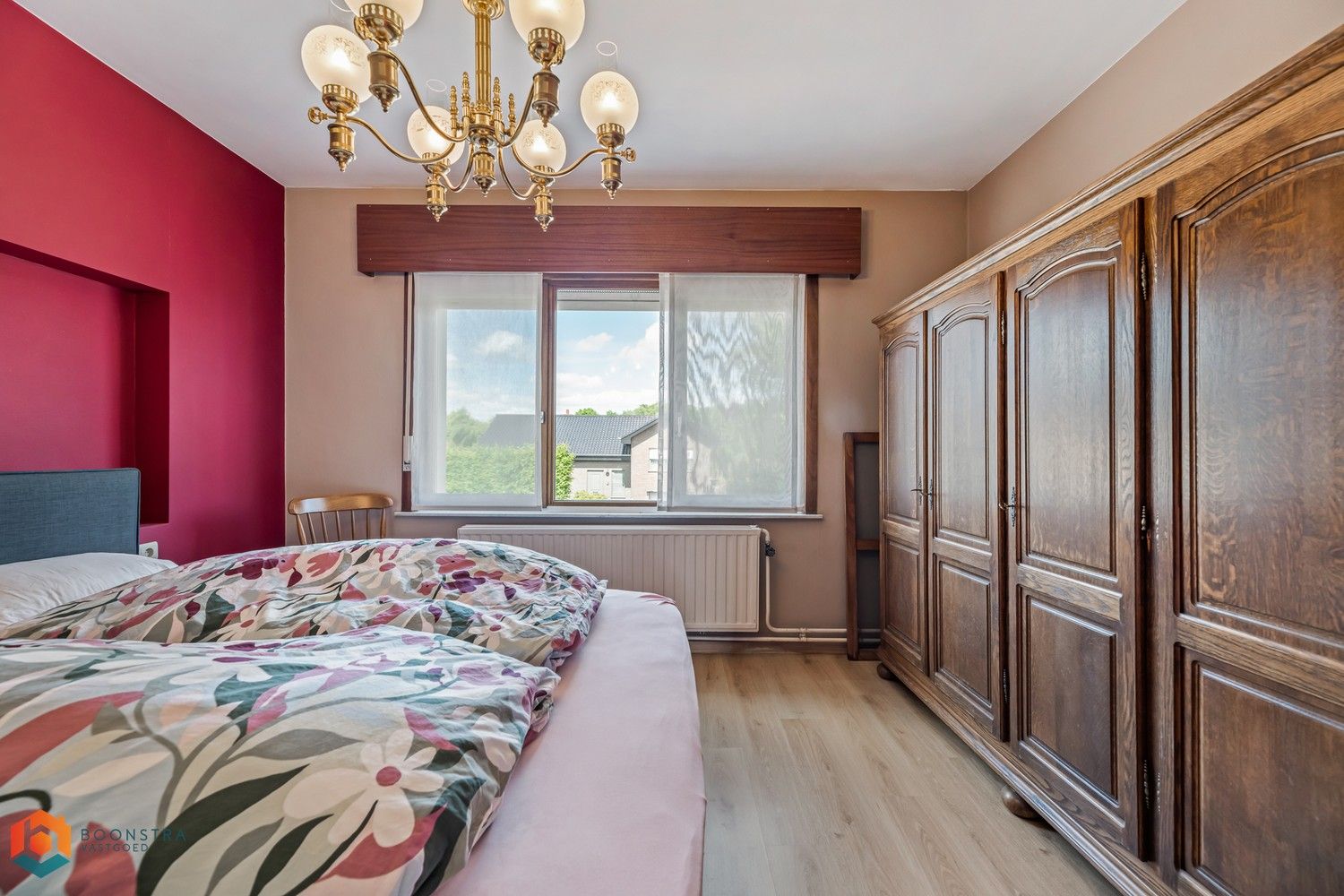 Handelsgelijkvloers met garage & woonst op toplocatie foto 24