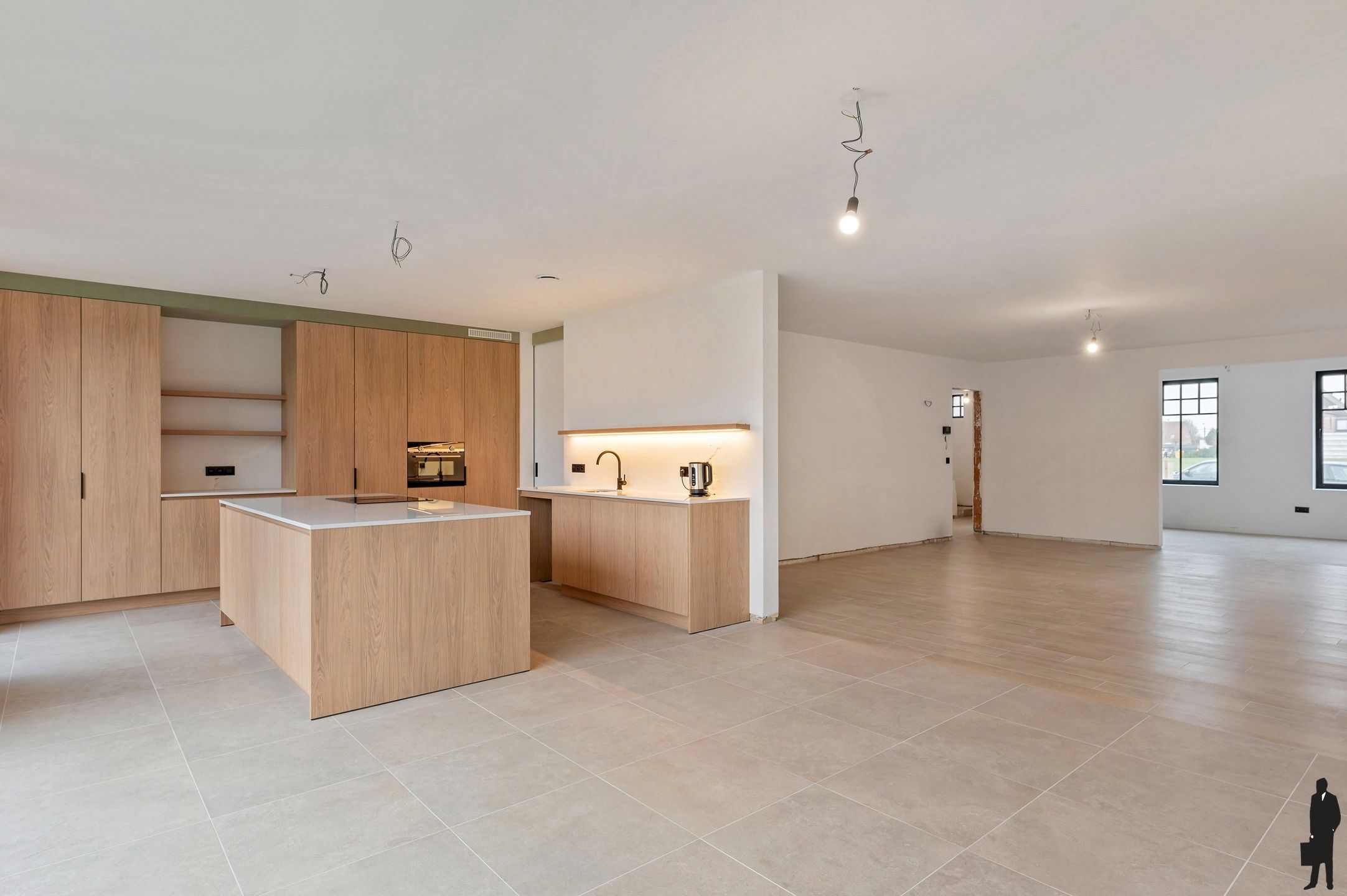 Prachtige nieuwbouwwoning van 308m² met 3 à 4 slaapkamers    foto 6