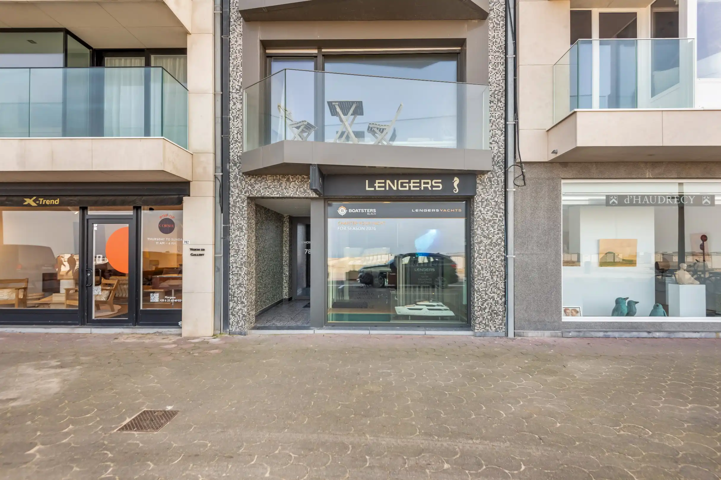 Handelsruimte met studio gelegen op de Zeedijk in het Zoute.  foto 17