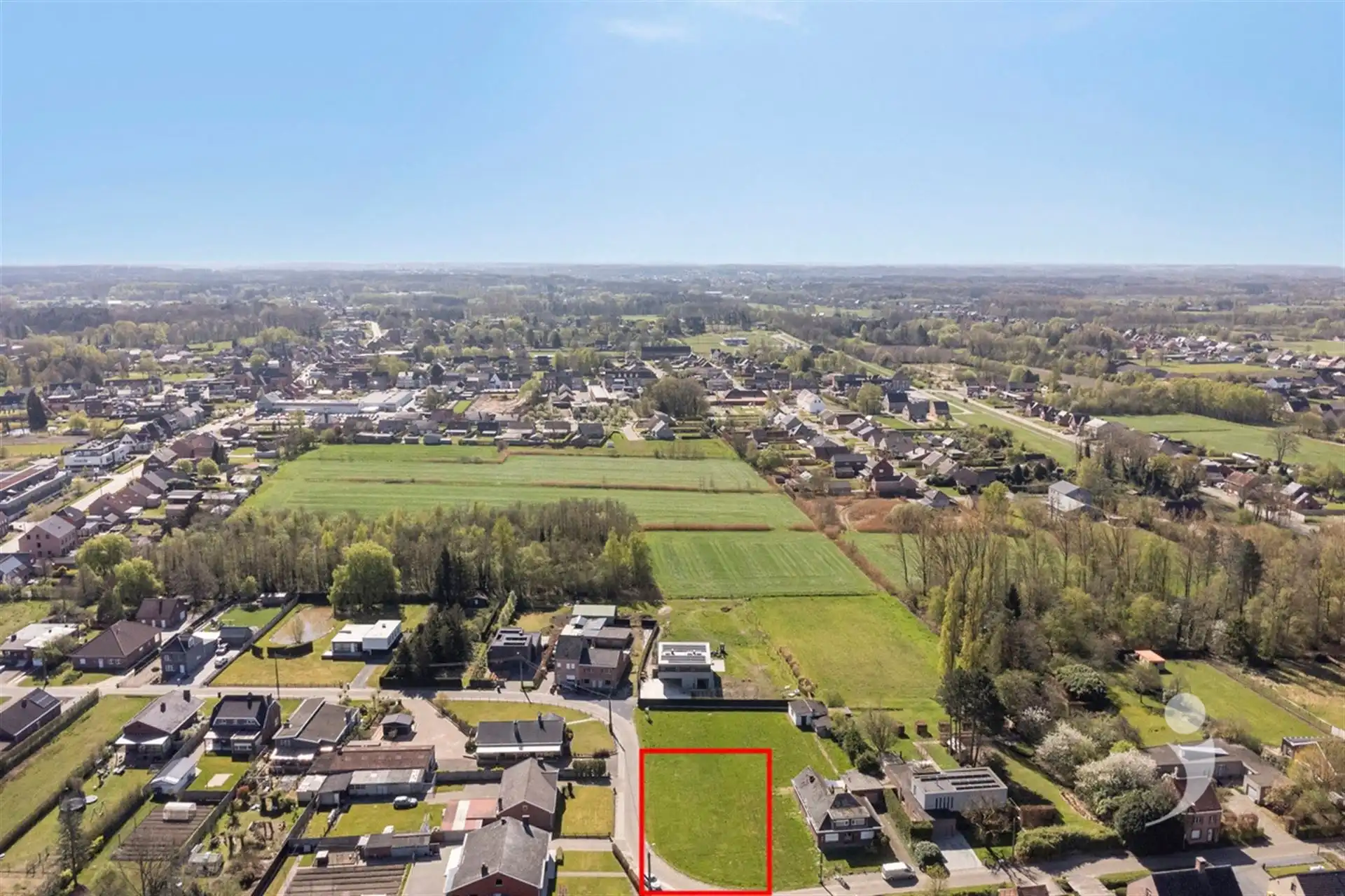 Prachtige bouwgrond op een toplocatie!  foto {{pictureIndex}}