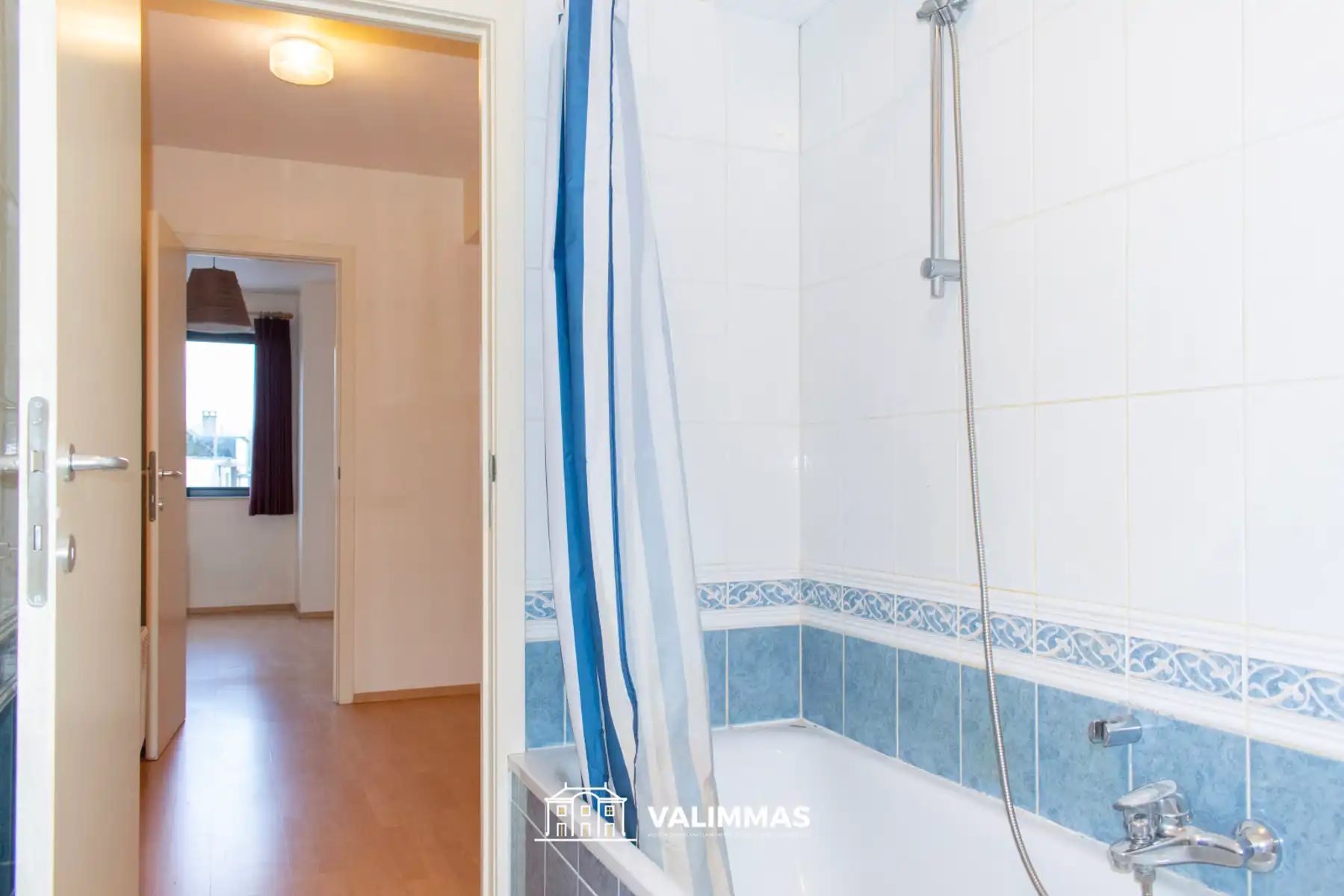 Verzorgd & instapklaar appartement met individuele garage... foto 9