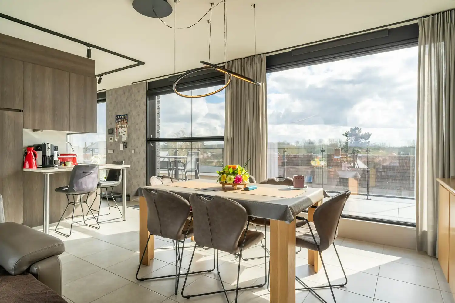 Recent, modern twee-slaapkamer appartement inclusief kelder en twee ondergrondse autostaanplaatsen te Werchter ! foto 9