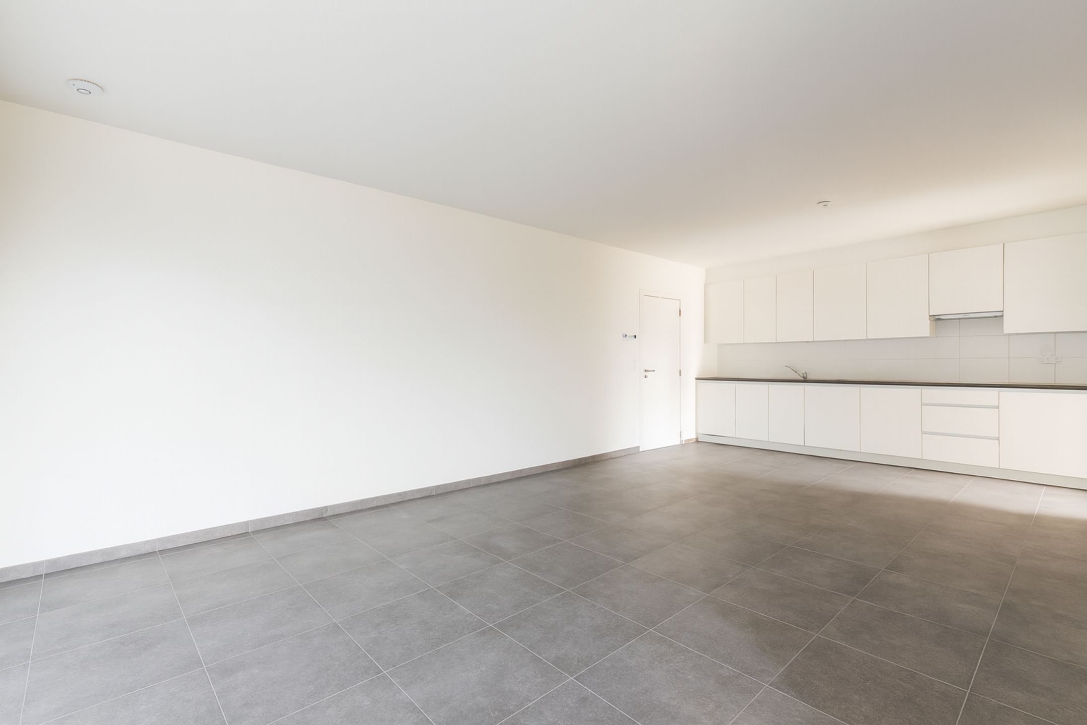 Centraal gelegen, recent appartement van 100m² met 2 slpks foto 2