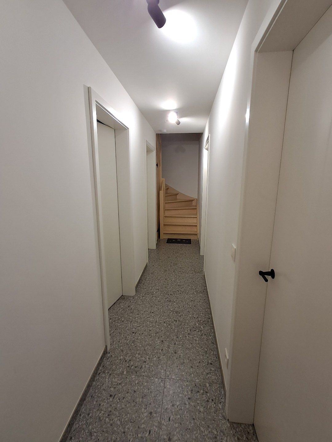 Ruime woning te Dudzele! foto 8