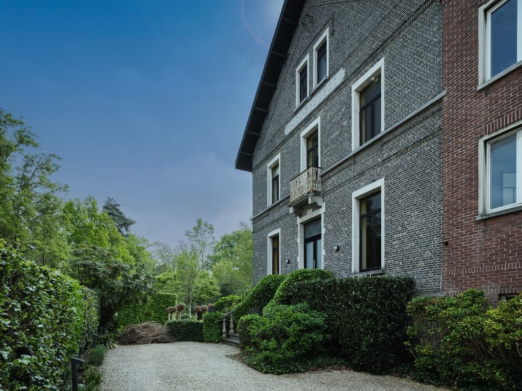 Uitzonderlijke opportuniteit Sint-Amandsberg – ‘Villa Bromelia’ - Statige en ruime woning (437m2 bvo) met een prachtig aangelegde tuin op een boogscheut van het stadscentrum – nabij de Rozenbroeken. foto 5