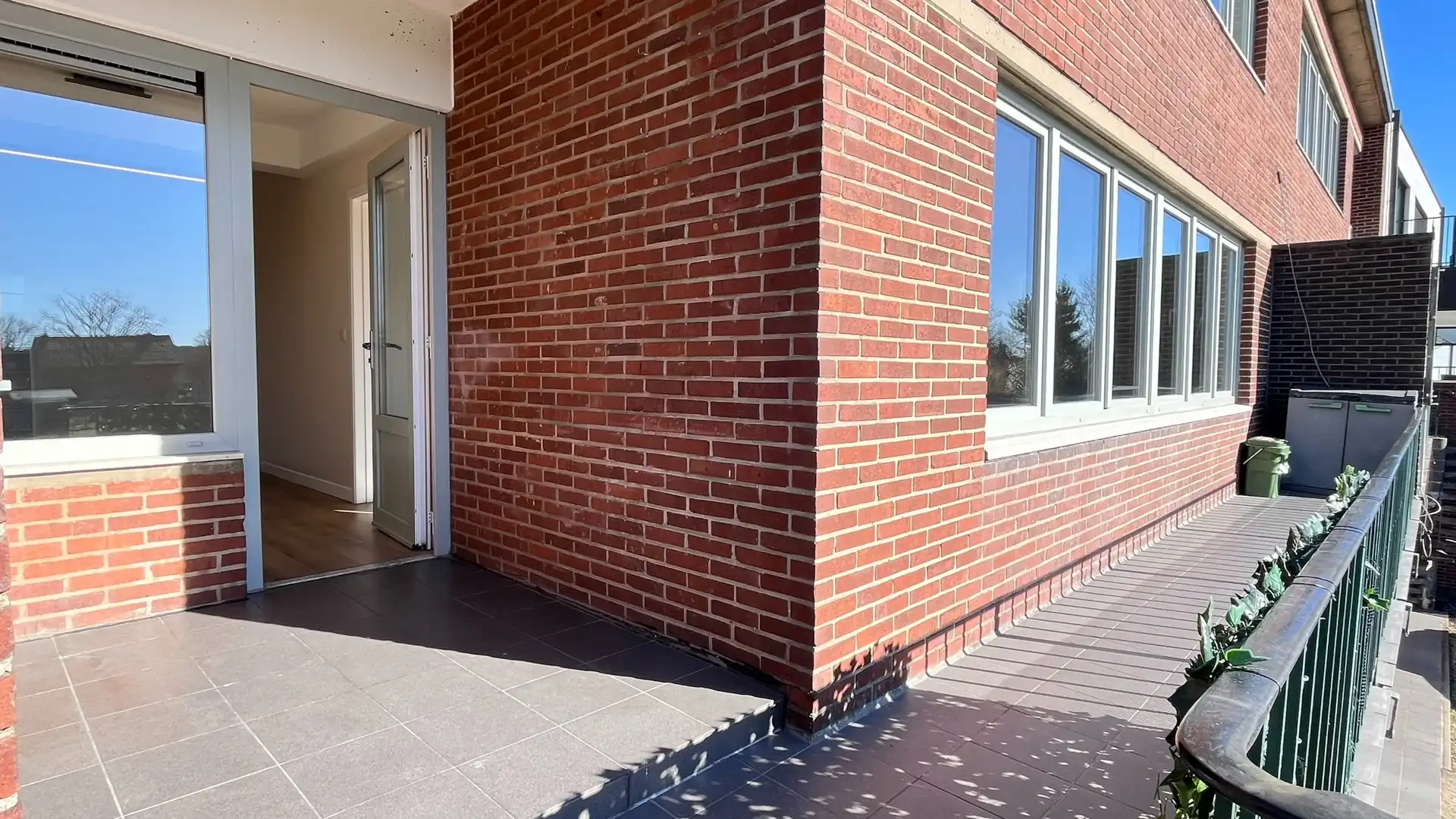 Appartement met drie slaapkamers, terras, kelderberging en garage. foto 9