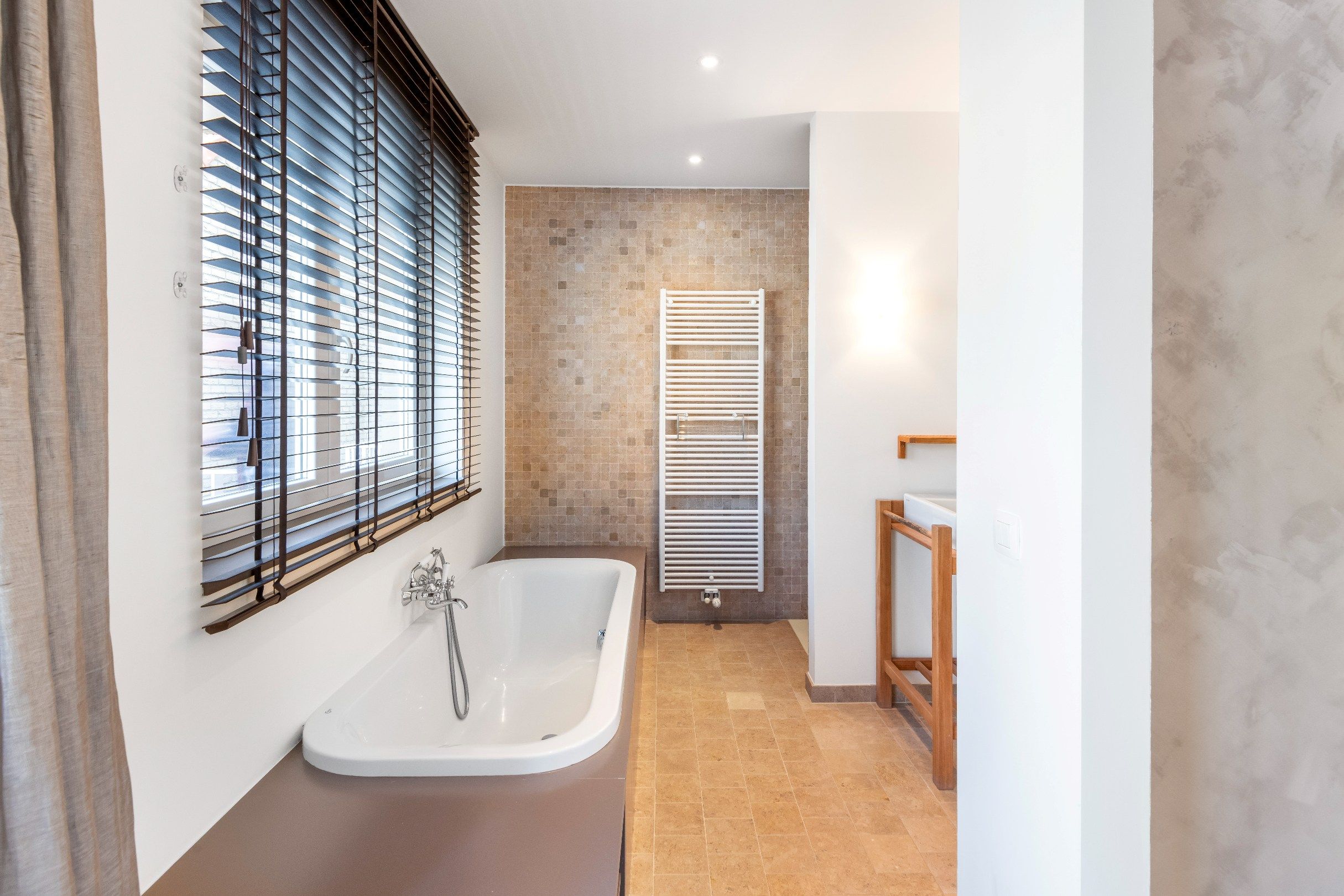 Ruim woonappartement gelegen op wandelafstand van de Zeedijk en het centrum van Knokke. Aankoop inpandige box mogelijk. foto 12