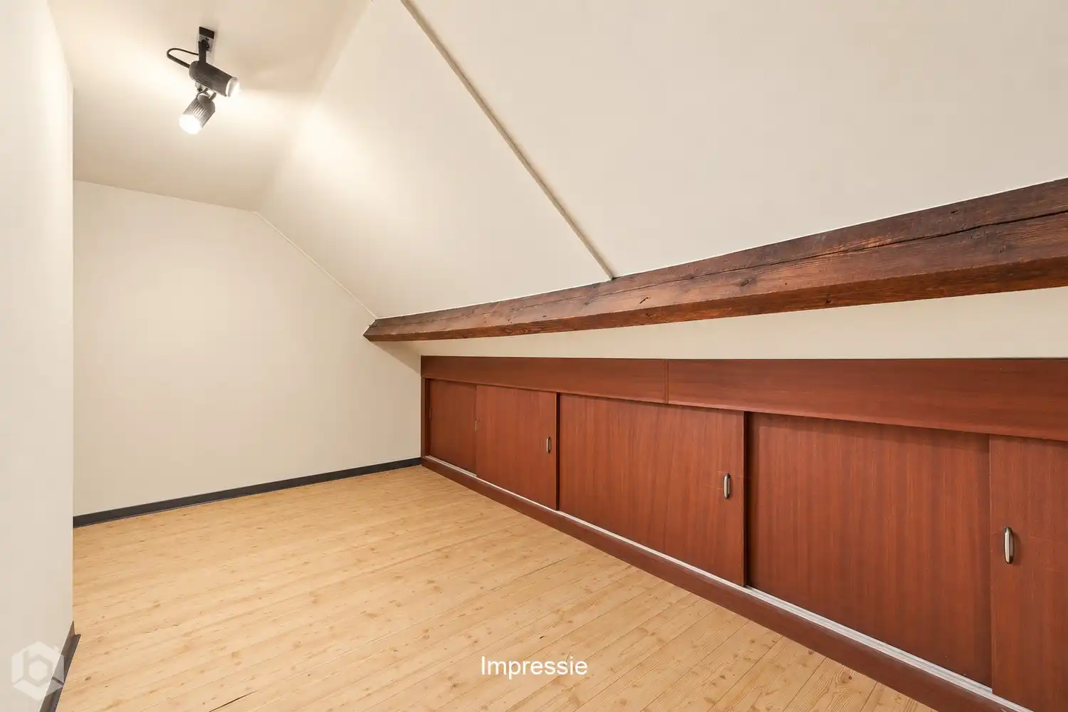 Te renoveren woning met 3 slpkrs, 2 garages en tuin in Mechelen foto 17