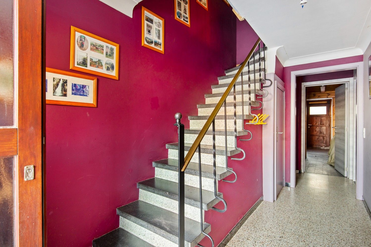 Huis met 3 à 4 slaapkamers, tuin en garage te Schoten! foto 4