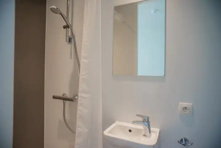 Studentenkamer te koop aan station Brugge foto 2