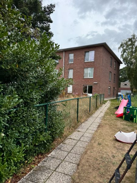 Ruim en gerenoveerd 3-slaapkamerapp met tuin & garage, Centrum Geel! foto 12