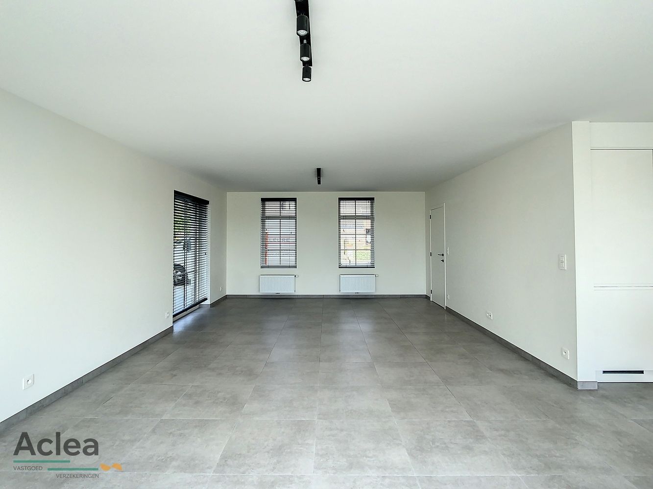 Prachtige recente koppelwoning met 5 slpks foto 10