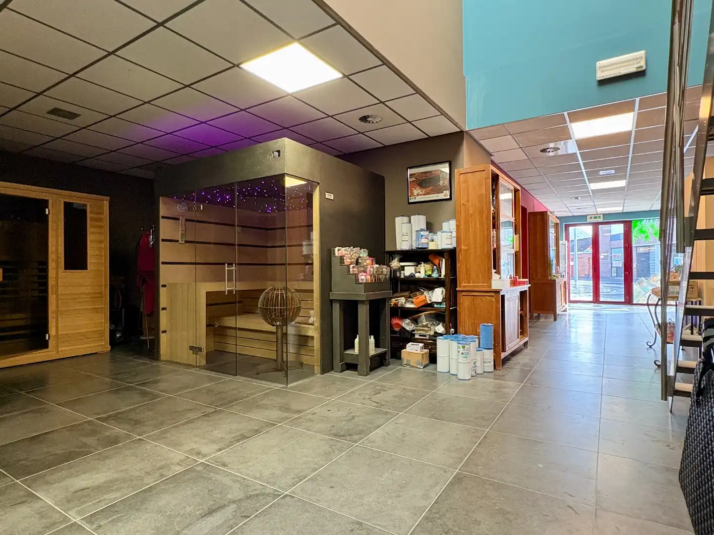 Multifunctioneel gebouw te koop (combinatie wonen & werken) - sauna en winkel - garage - 2 duplexappartementen foto 9