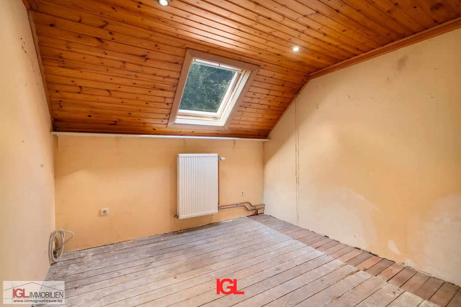 Te renoveren driegevel tegenover Beukenbos foto 14