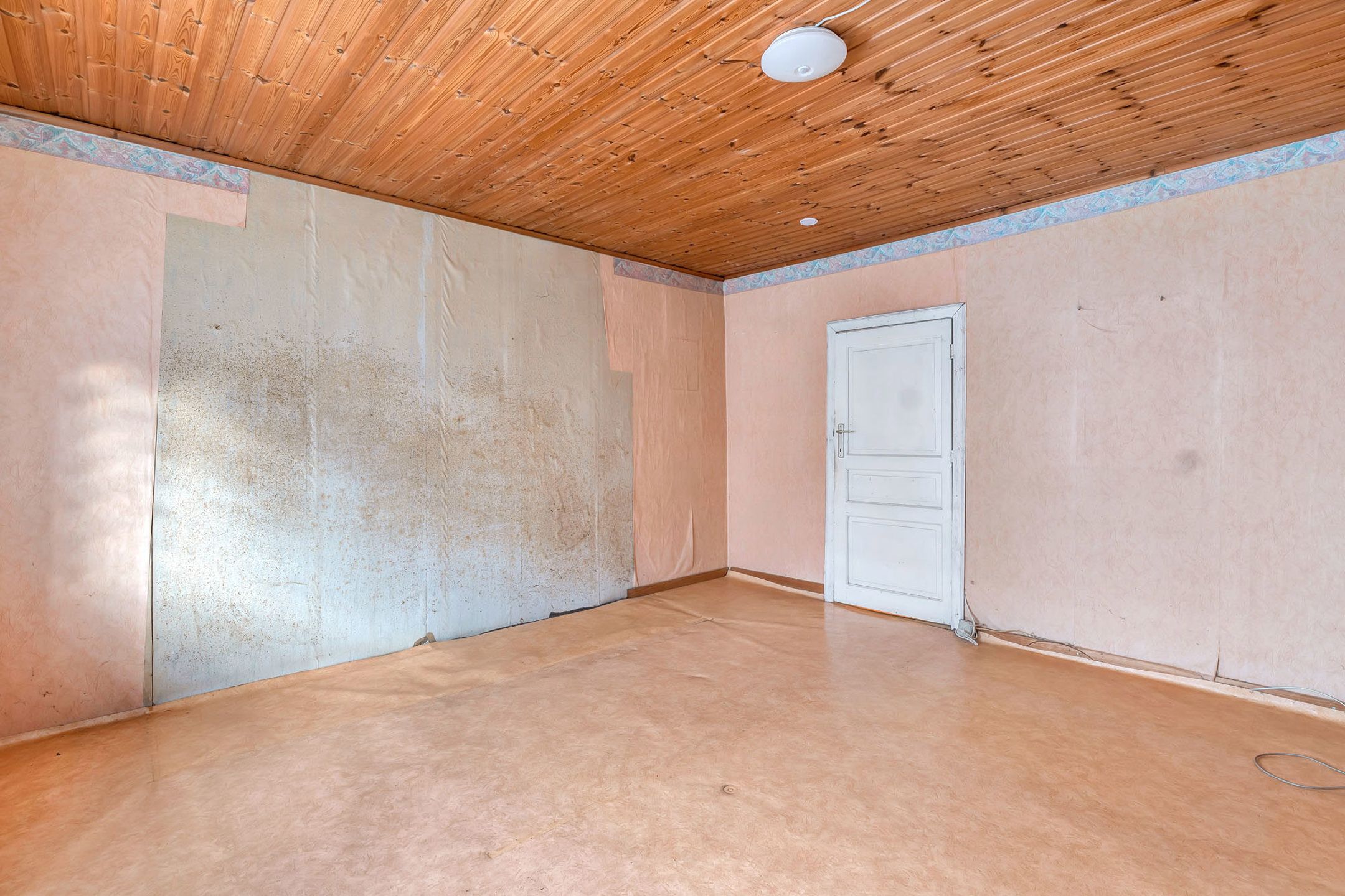 Te renoveren woning op toplocatie in Lede foto 13