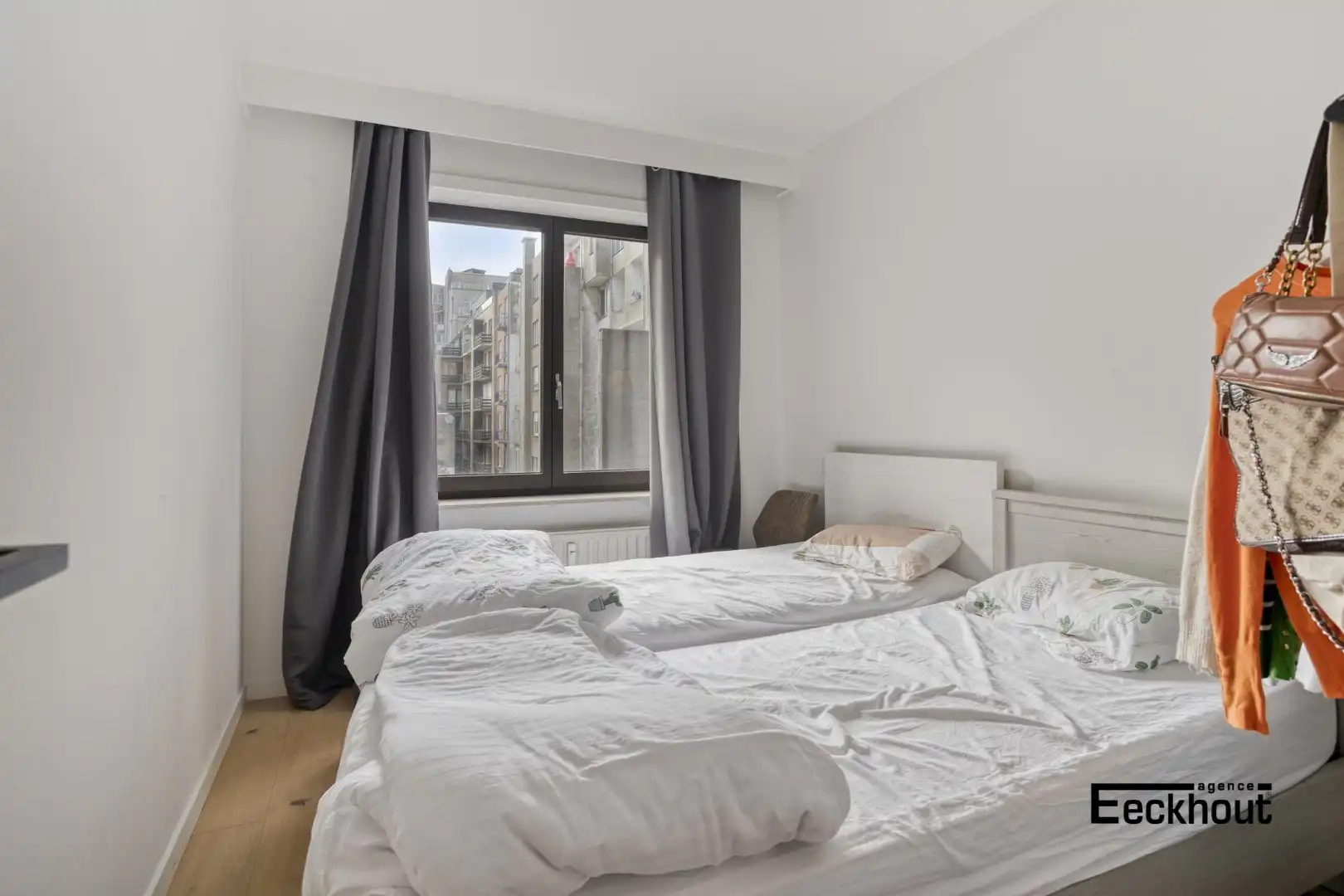 Tot in de puntjes gerenoveerd appartement op rustige locatie in het centrum van Oostende! foto 12