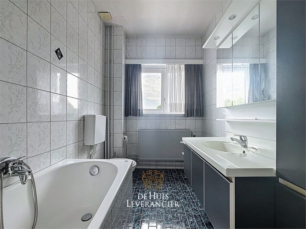 Een huis met potentieel in een buurt met toekomst ! foto 21