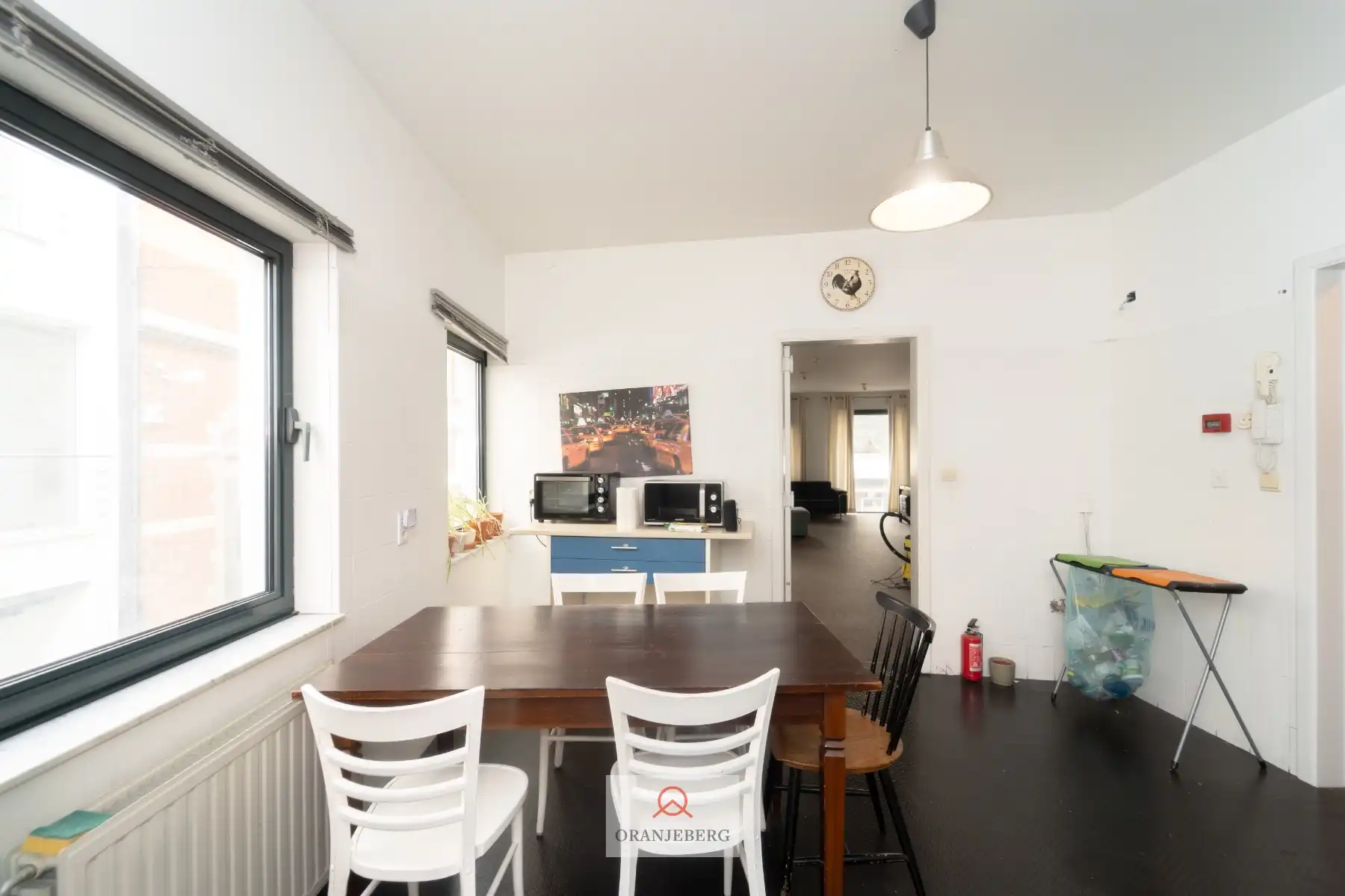 Ruim 2 slpk appartement vlakbij Sint-Baafsplein hartje Gent foto 9