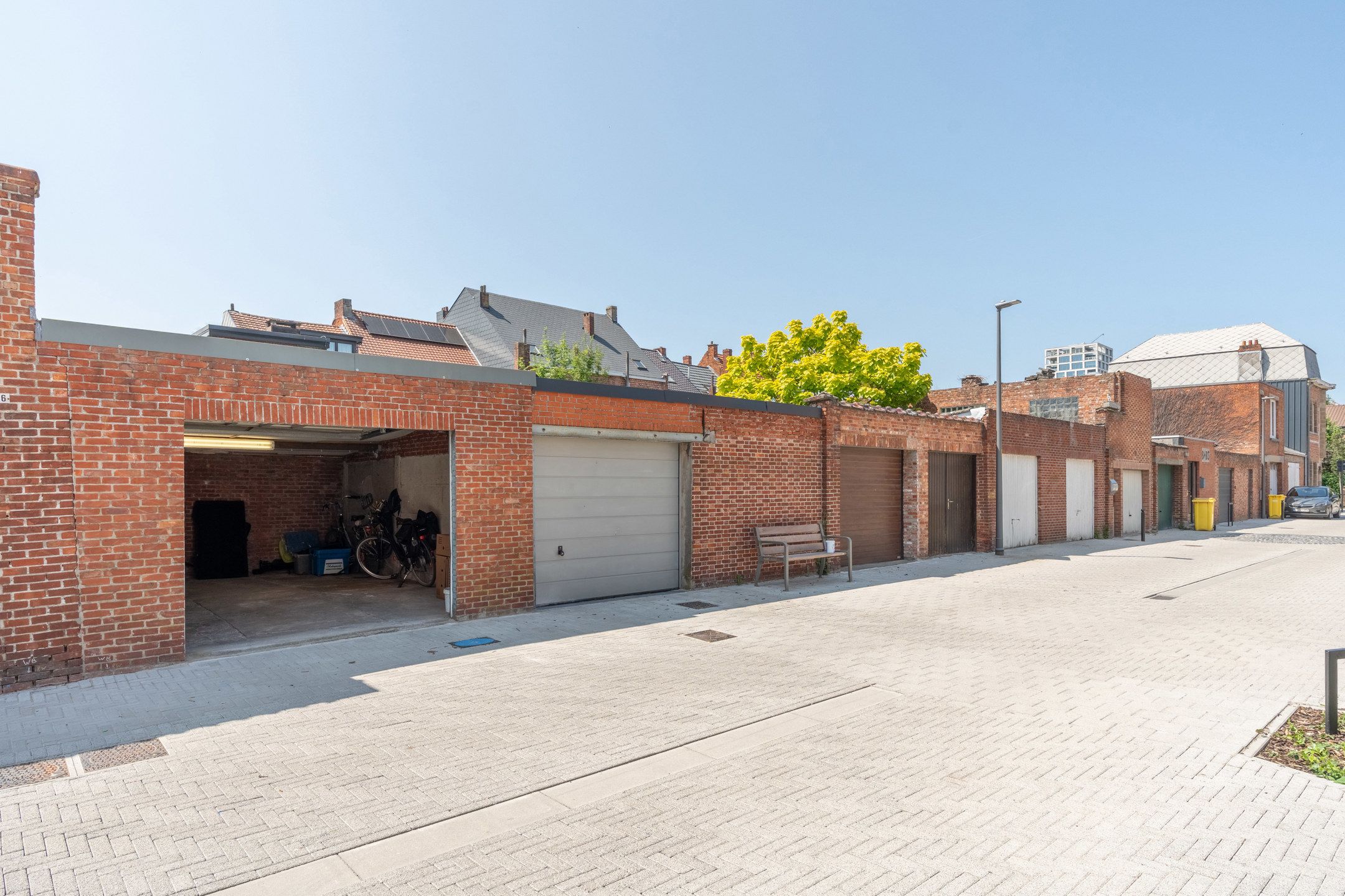 Volledig vernieuwde  woning met garage op rustige ligging  foto 35